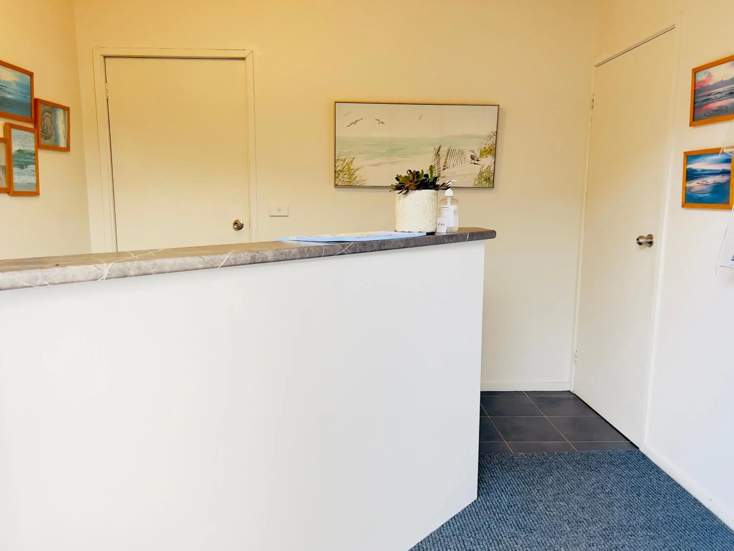 Property building, Lobby/Reception in A1 Motels and Apartments Port Fairy