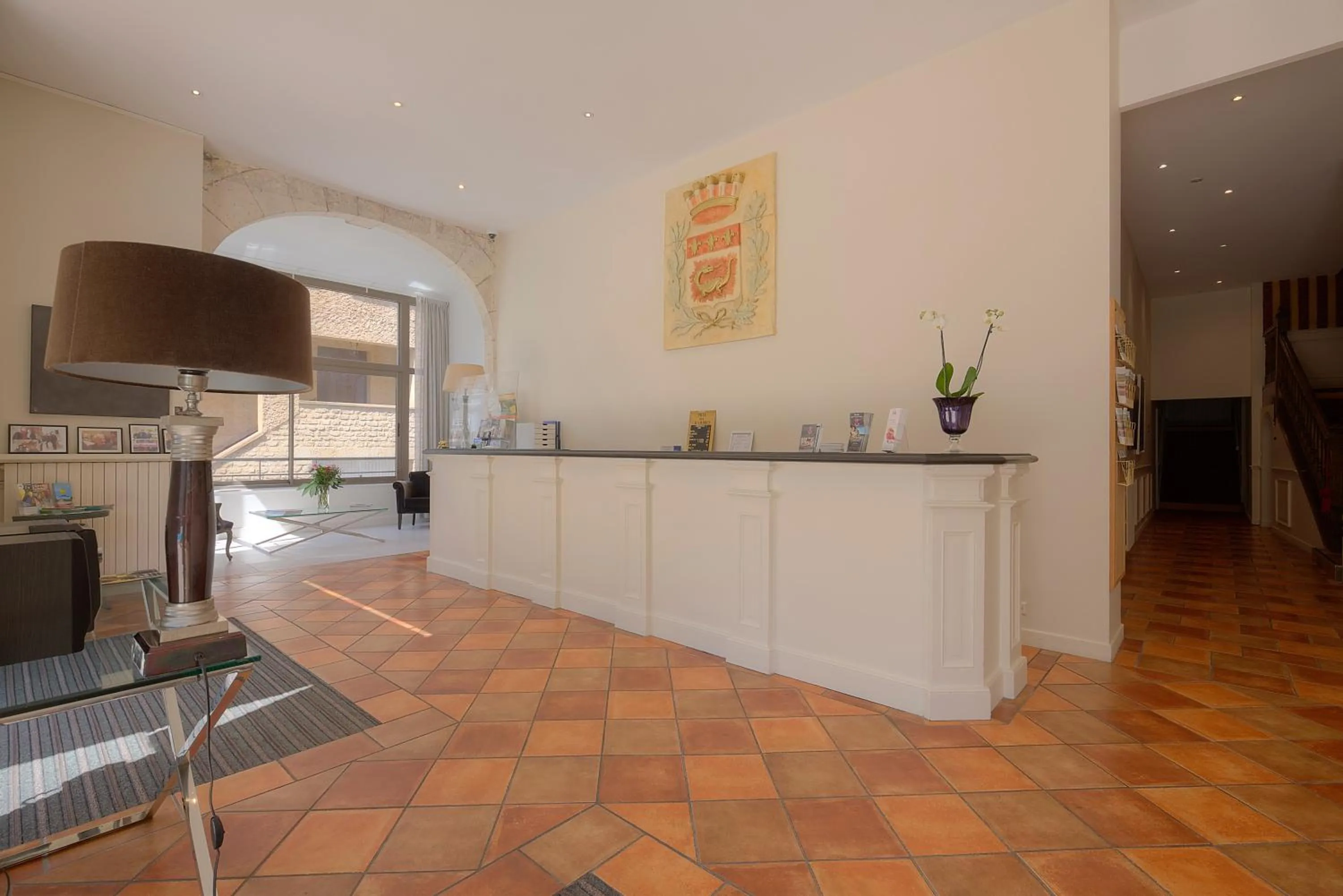 Property building in Hotel Le Renoir