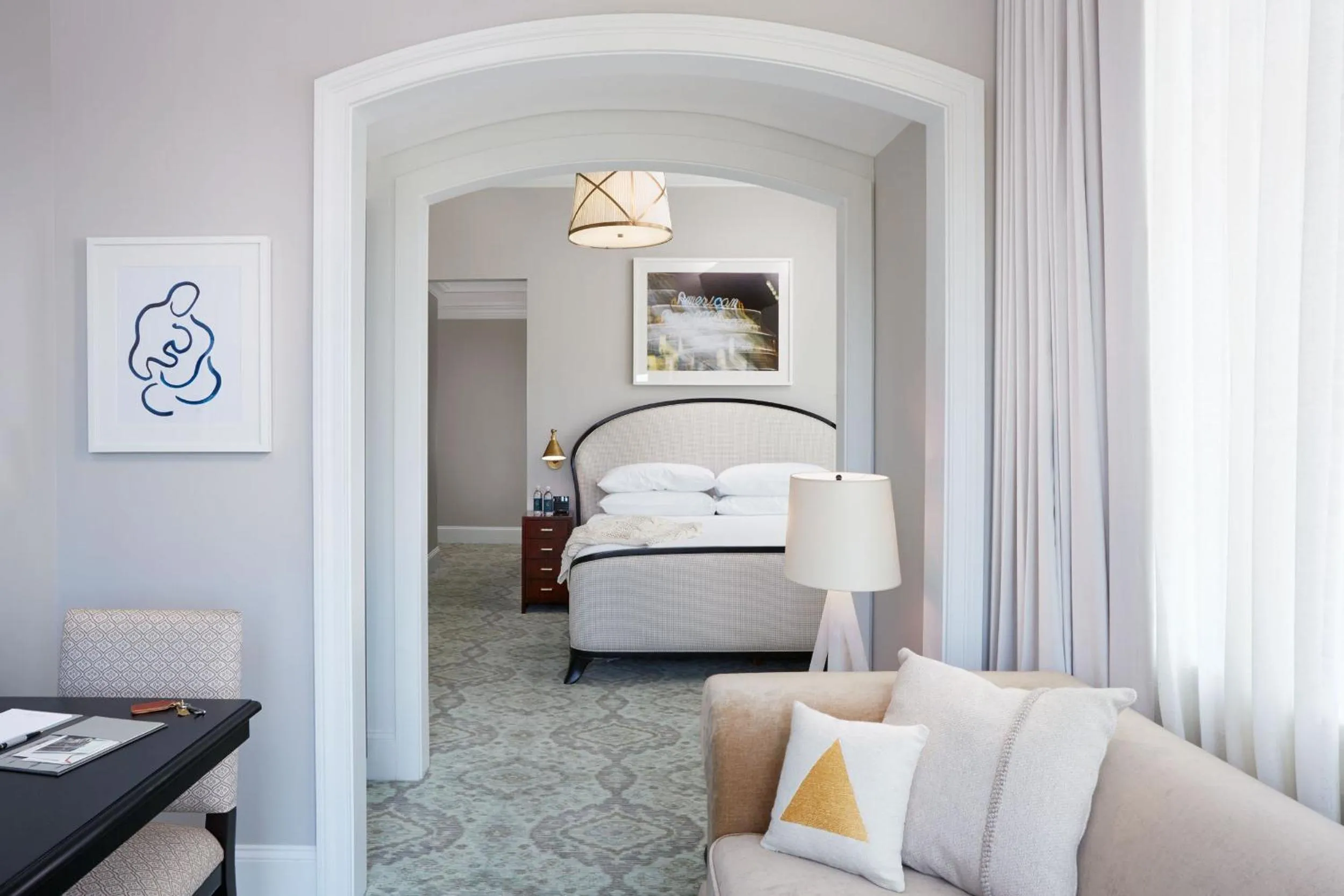 Bed in The Spectator Hotel