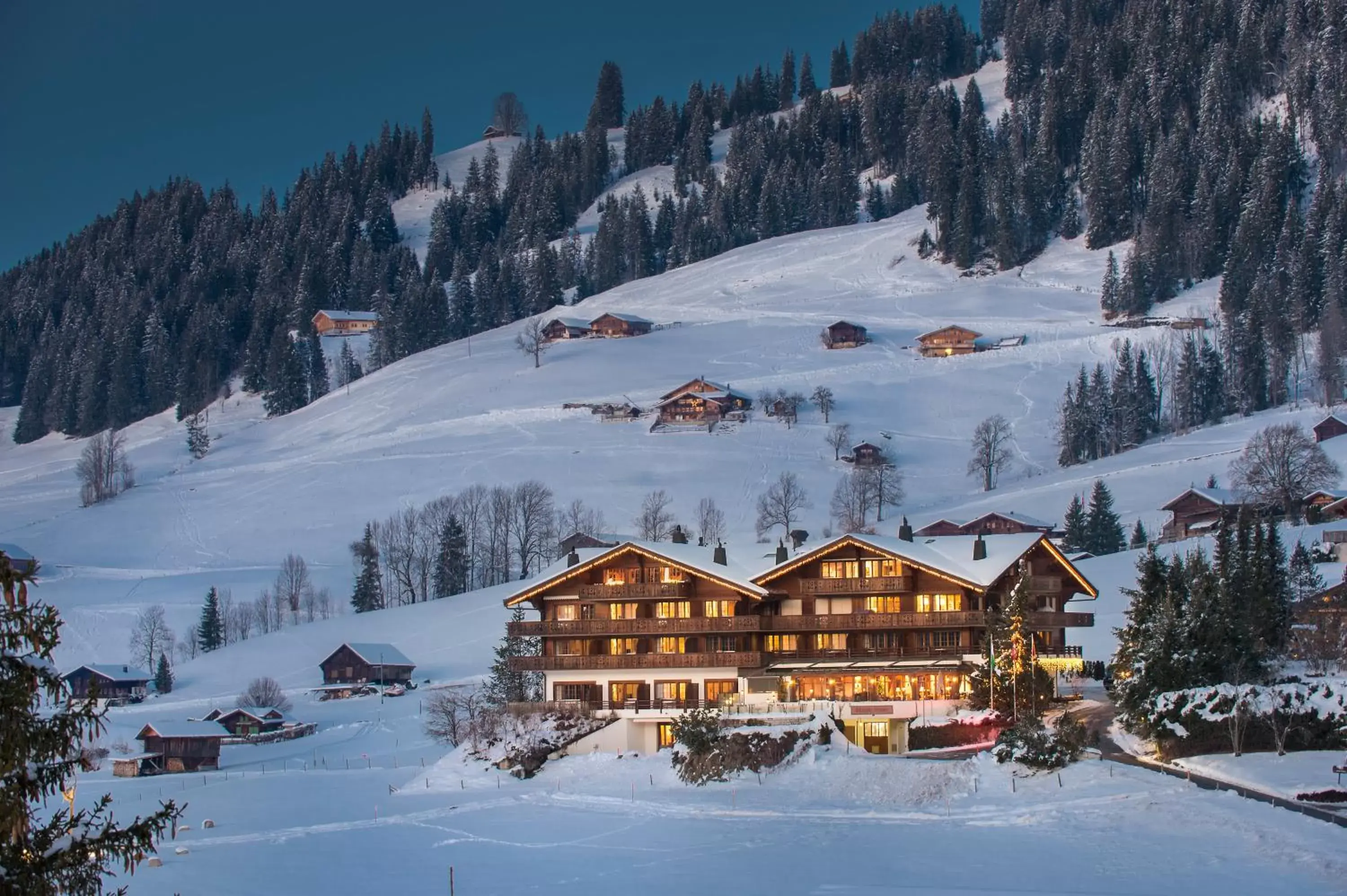 Facade/entrance, Winter in Geniesserhotel Le Grand Chalet