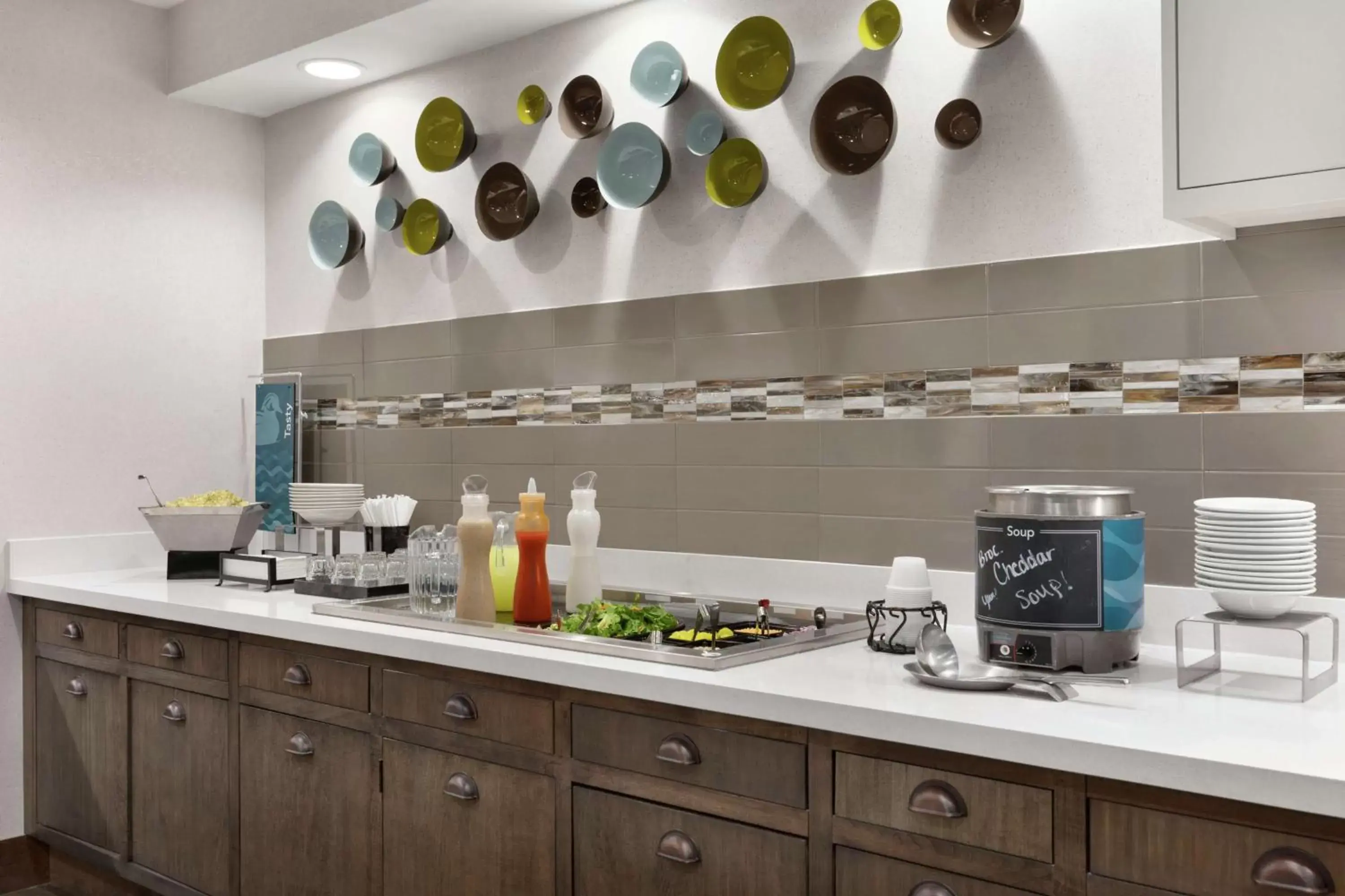 Breakfast, Kitchen/Kitchenette in Homewood Suites by Hilton Columbus-Dublin