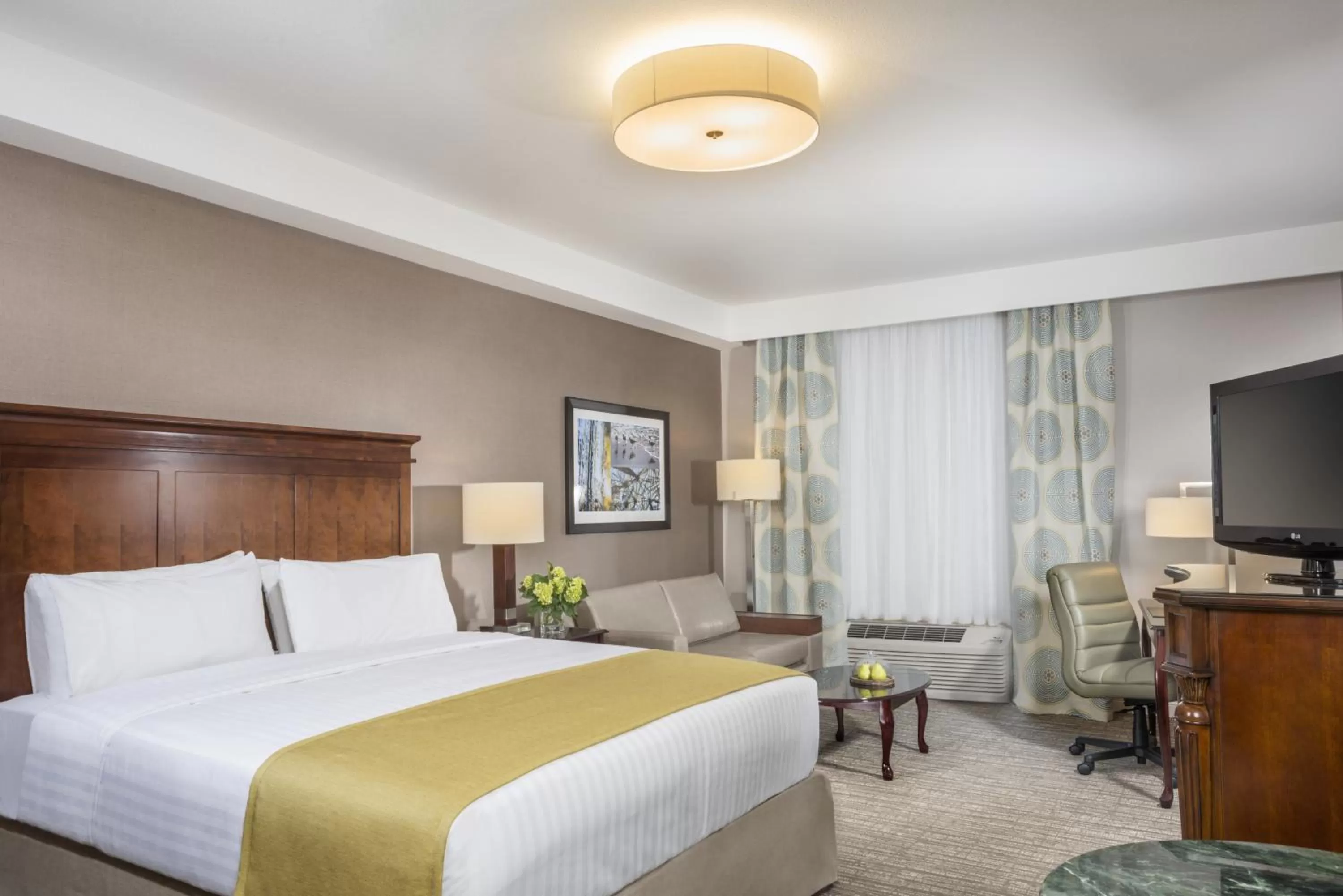 Photo of the whole room, Bed in Ayres Hotel Laguna Woods - Aliso Viejo