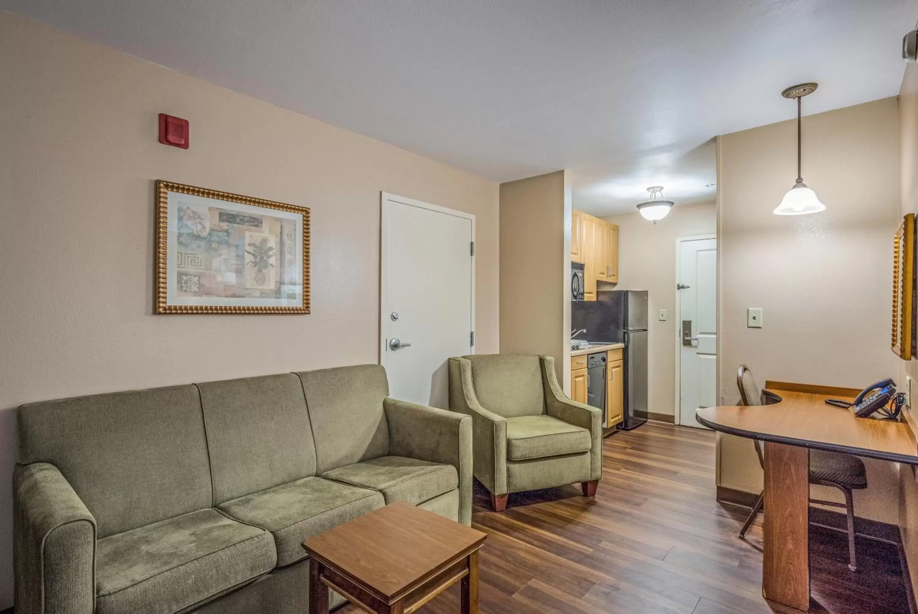 Living room, Seating Area in MainStay Suites Port Saint Joe