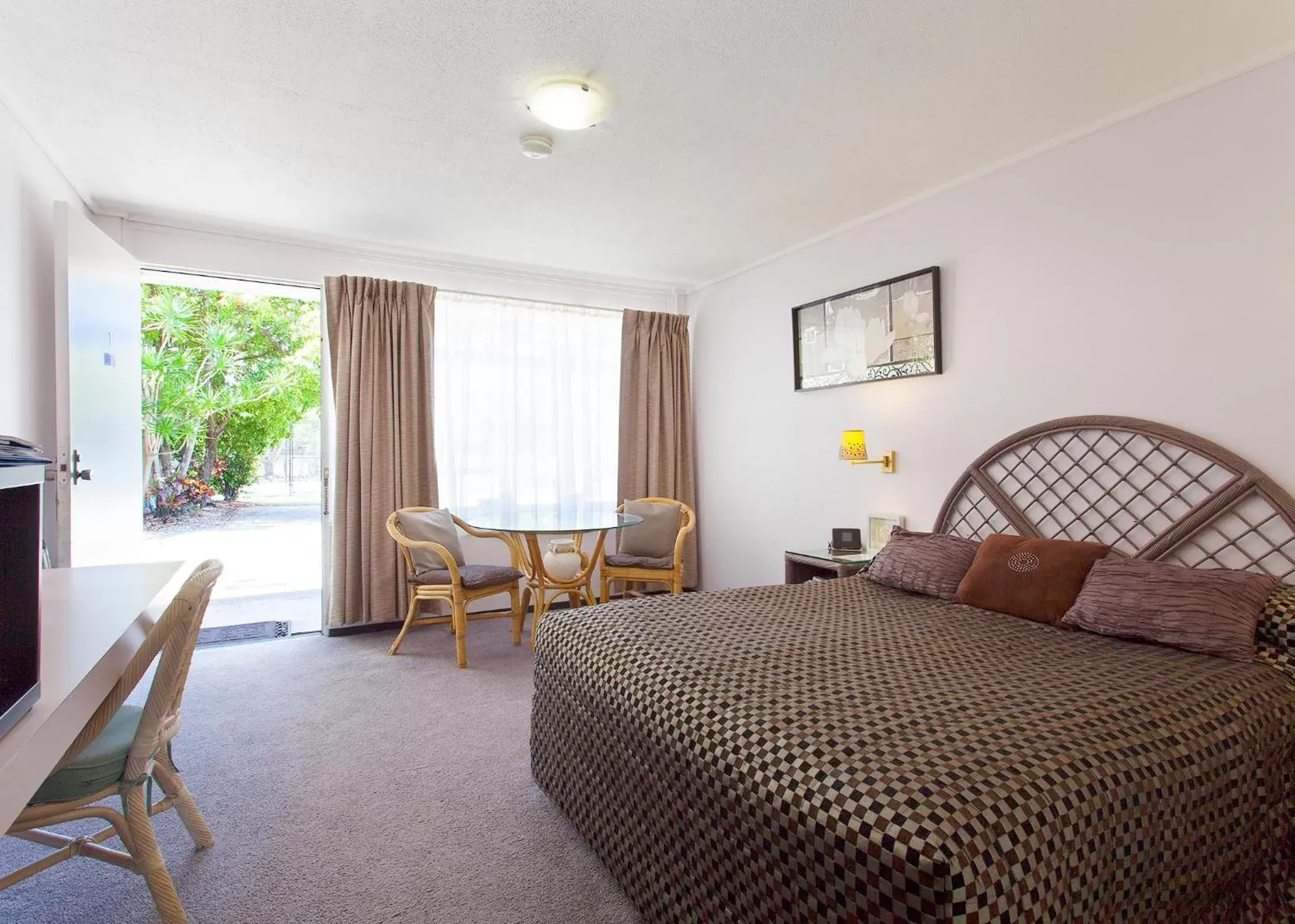 Double and King Single - single occupancy in Raceways Motel Double and King Single - single occupancy in Raceways Motel