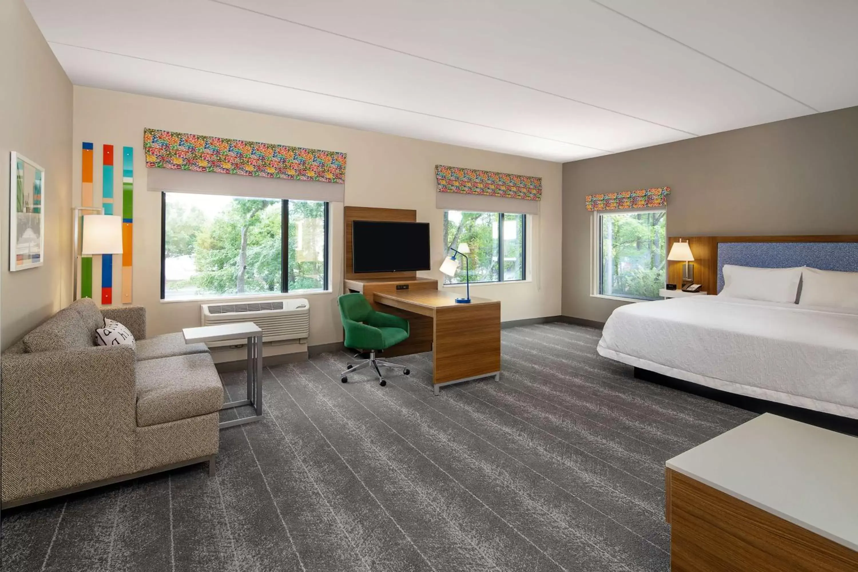 Bedroom in Hampton Inn & Suites Raleigh Midtown, NC
