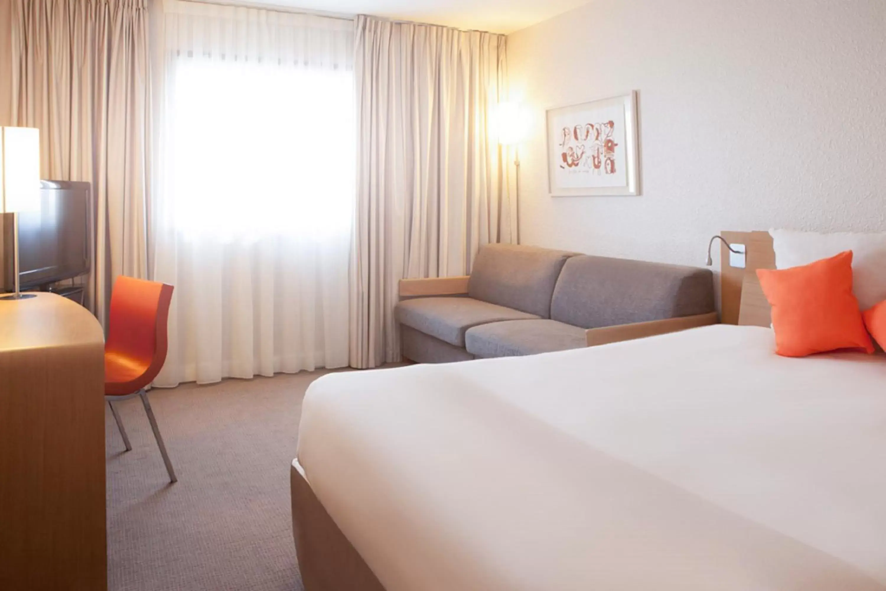 Standard Room with 1 Double bed and Single sofa Bed in Novotel Paris La Defense Esplanade