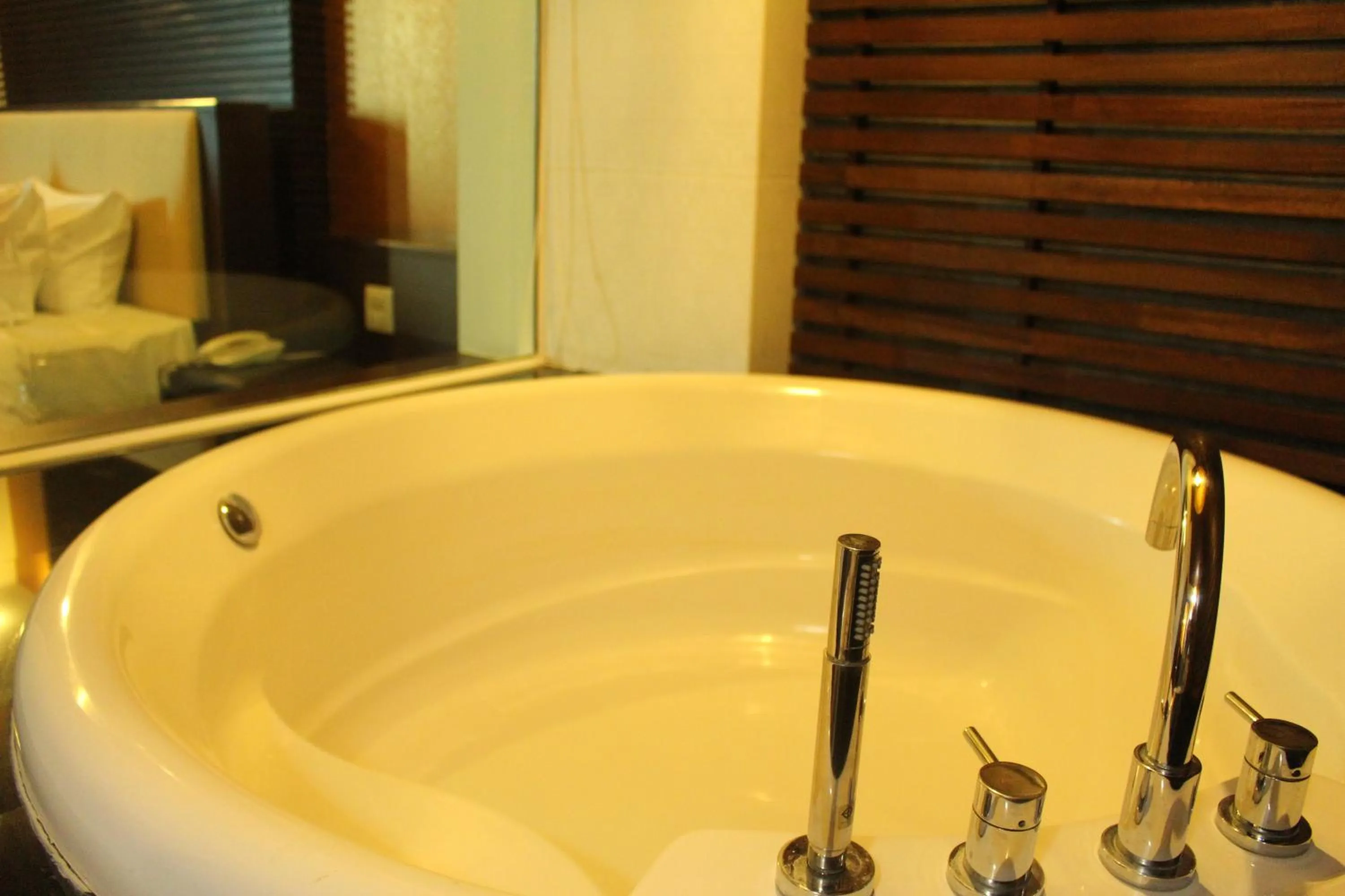 Bathroom in Suvarnabhumi Suite Hotel