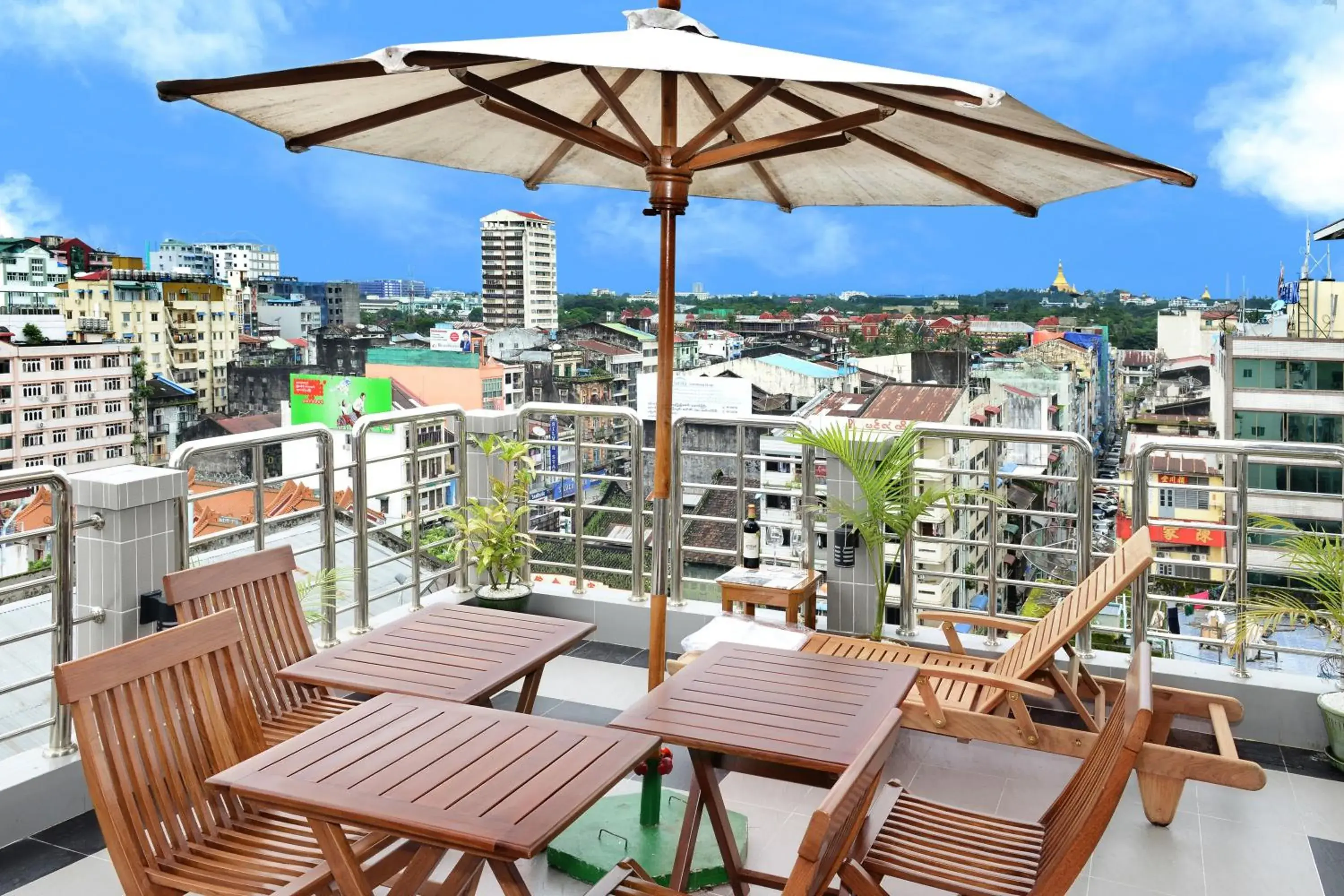 Balcony/Terrace in Hotel Grand United - 21st Downtown