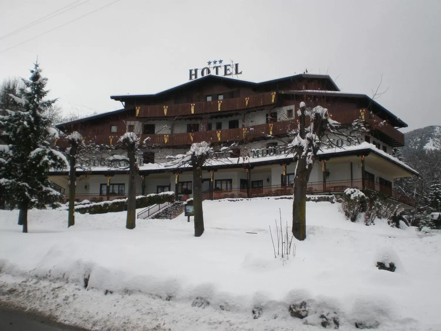 Facade/entrance, Winter in Hotel Residence La Rosa