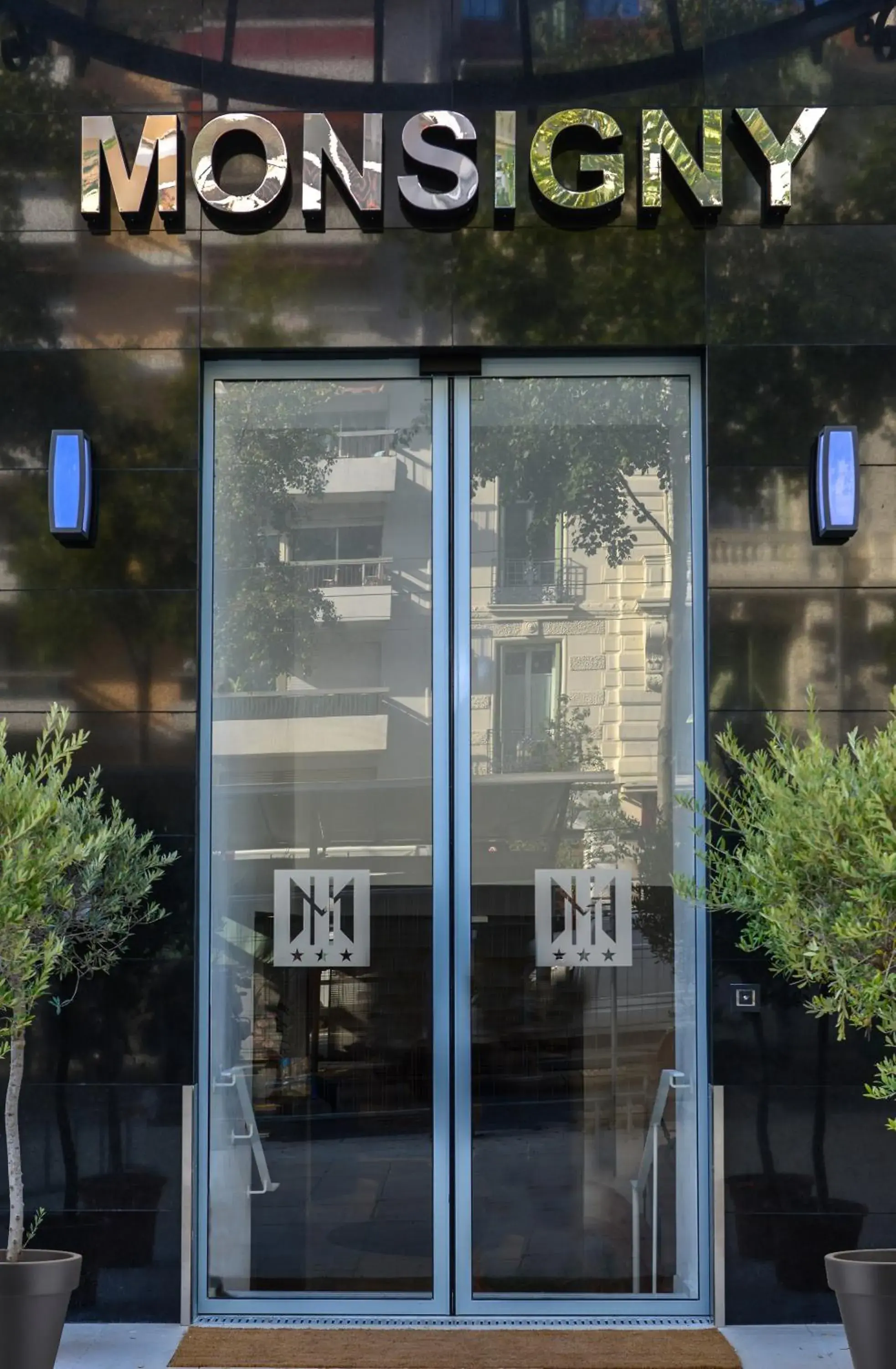 Facade/entrance in Hôtel Monsigny