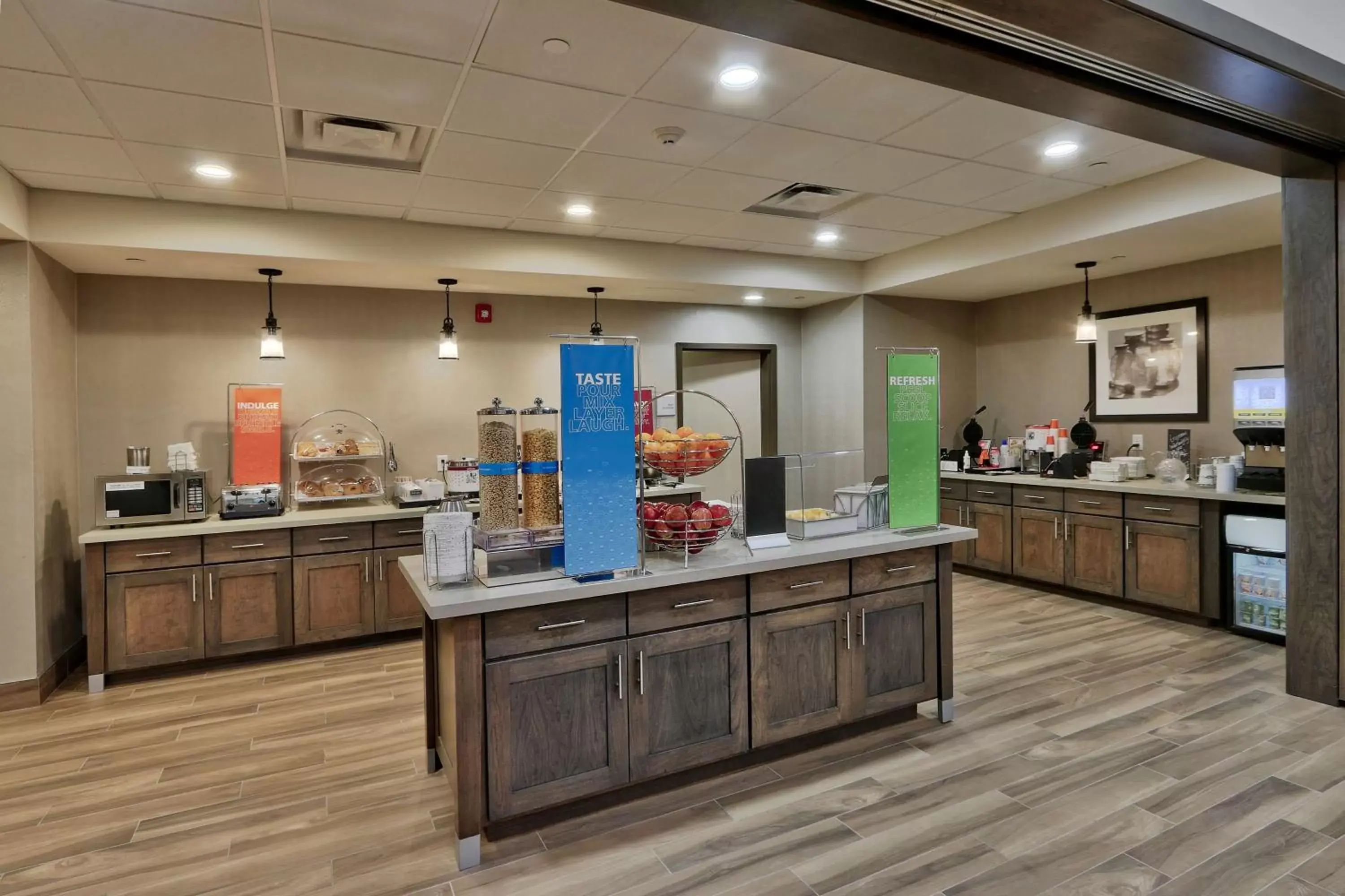 Dining area, Restaurant/Places to Eat in Hampton Inn & Suites Artesia