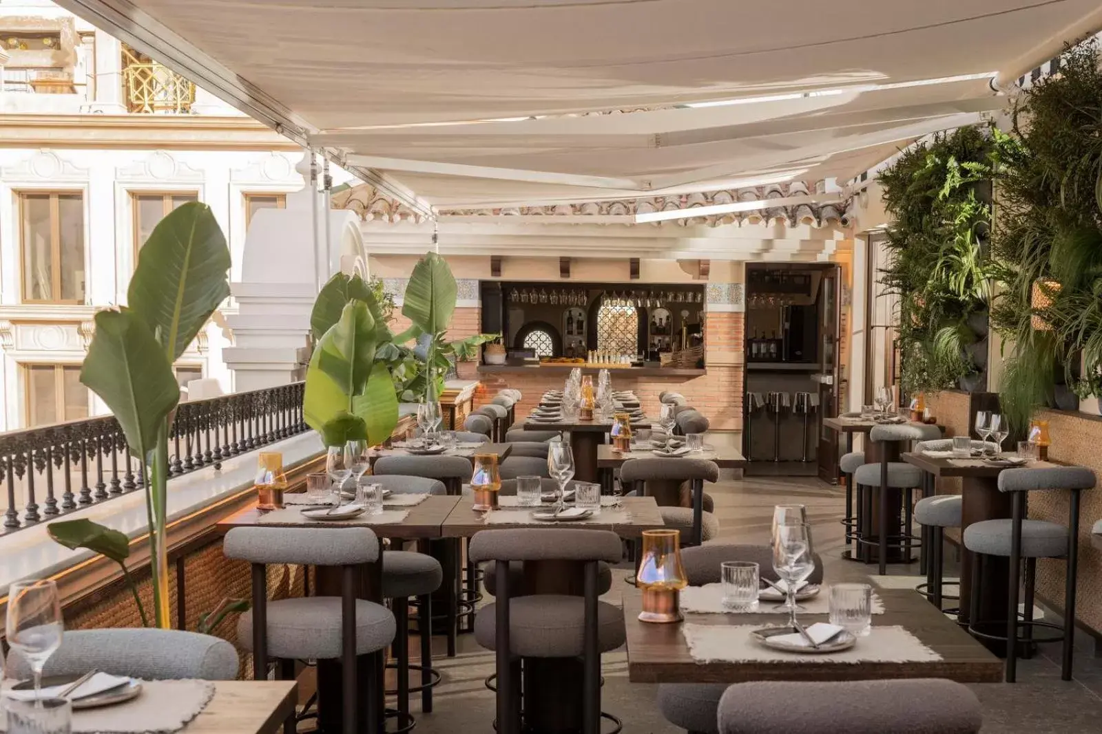 Restaurant/Places to Eat in Hotel Silken El Pilar Andalucia