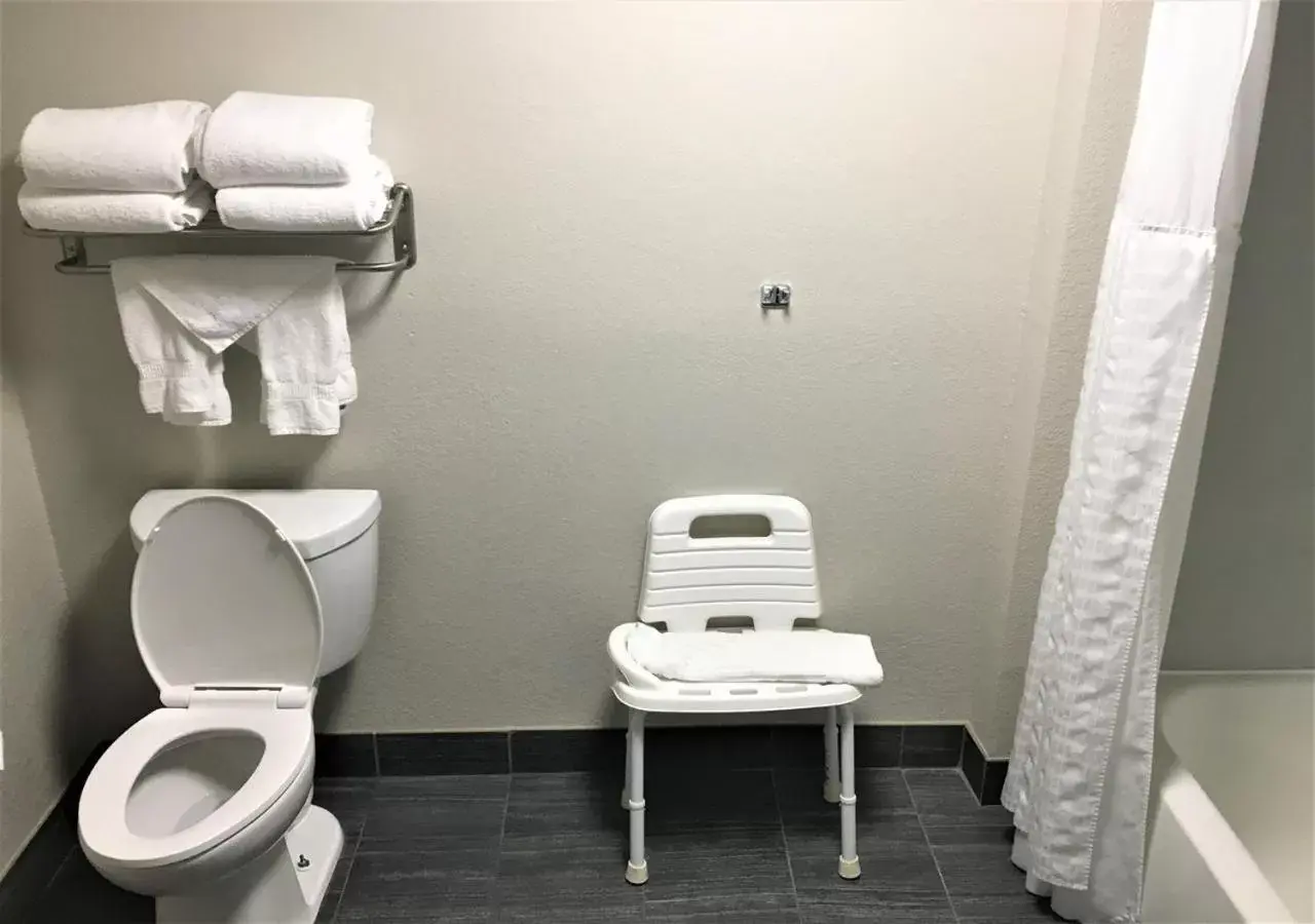 Shower, Bathroom in Comfort Suites Airport Nashville