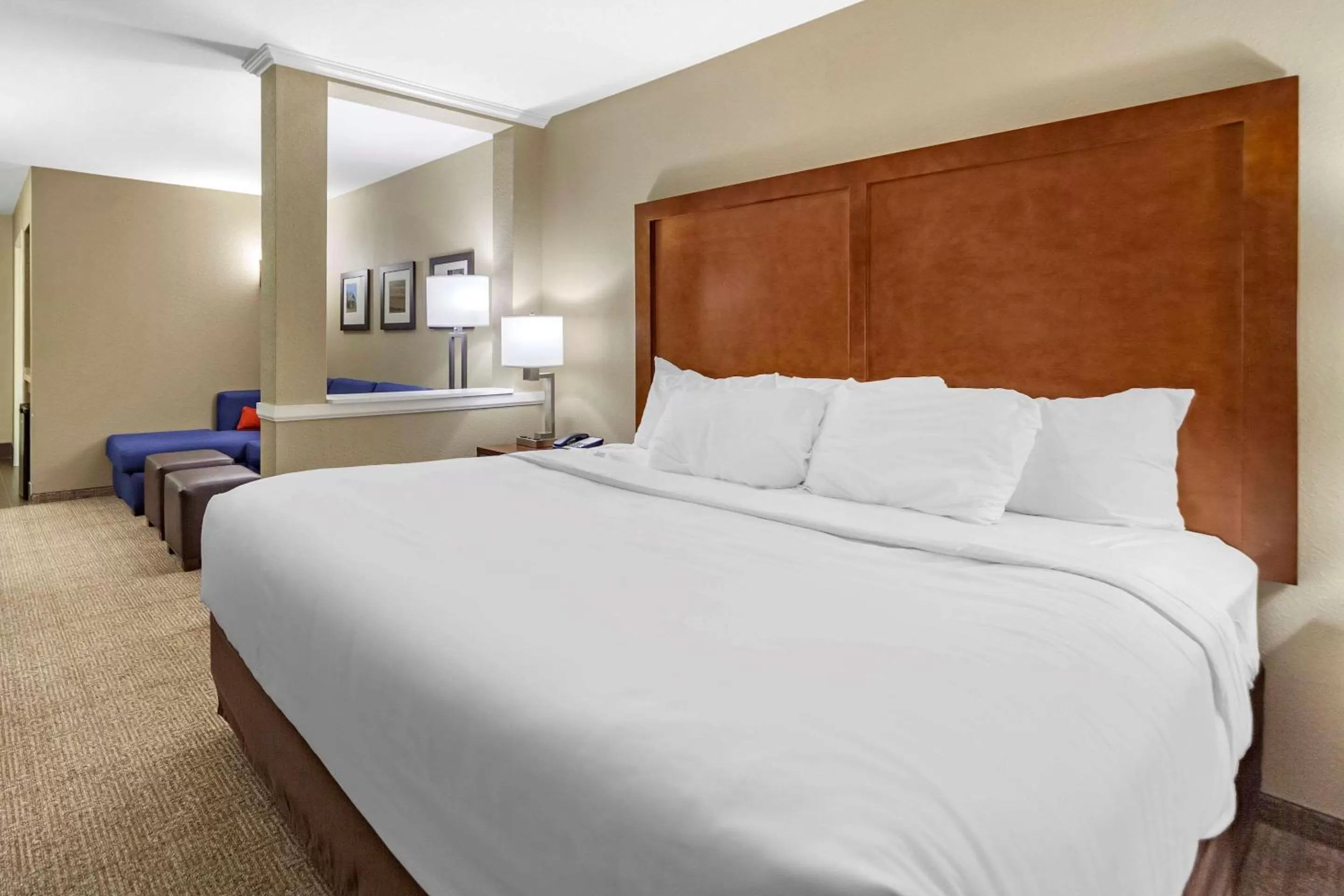 Photo of the whole room, Bed in Comfort Inn & Suites Sidney I-80