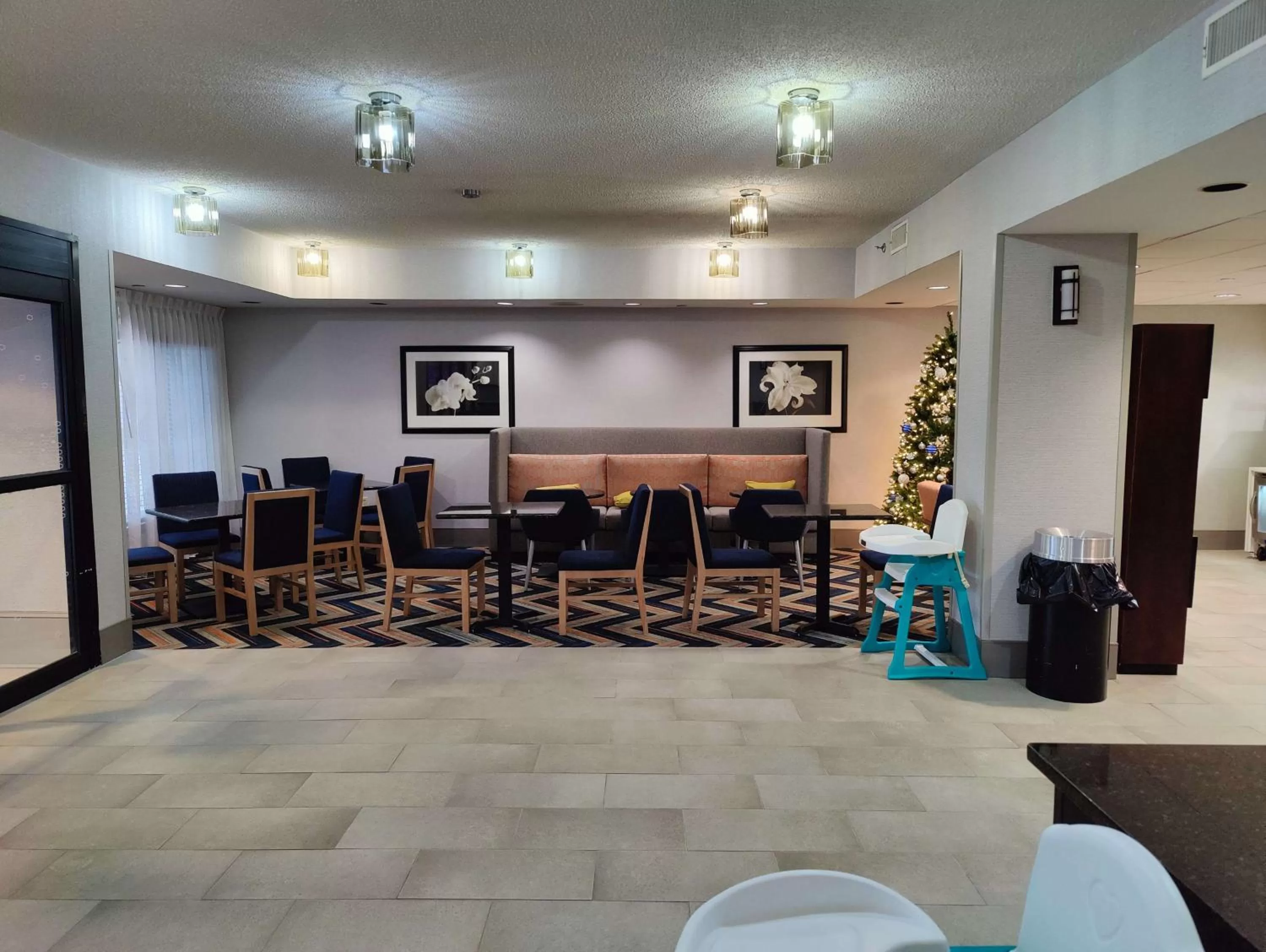 Lobby or reception in Hampton Inn Atlanta/Peachtree City