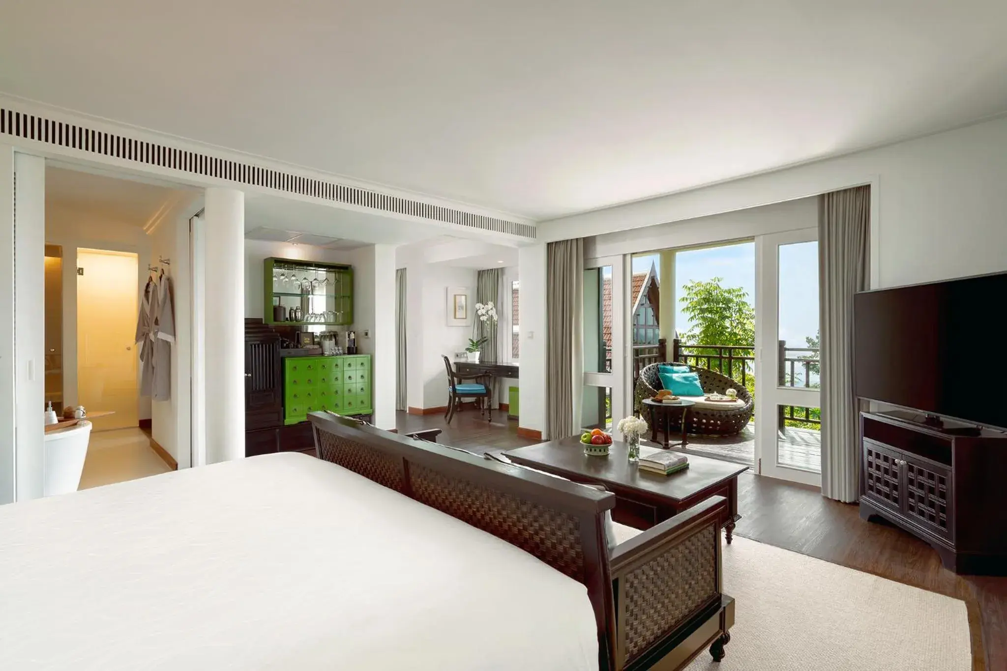 Seating area, Bed in InterContinental Koh Samui Resort by IHG Seating area, Bed in InterContinental Koh Samui Resort by IHG