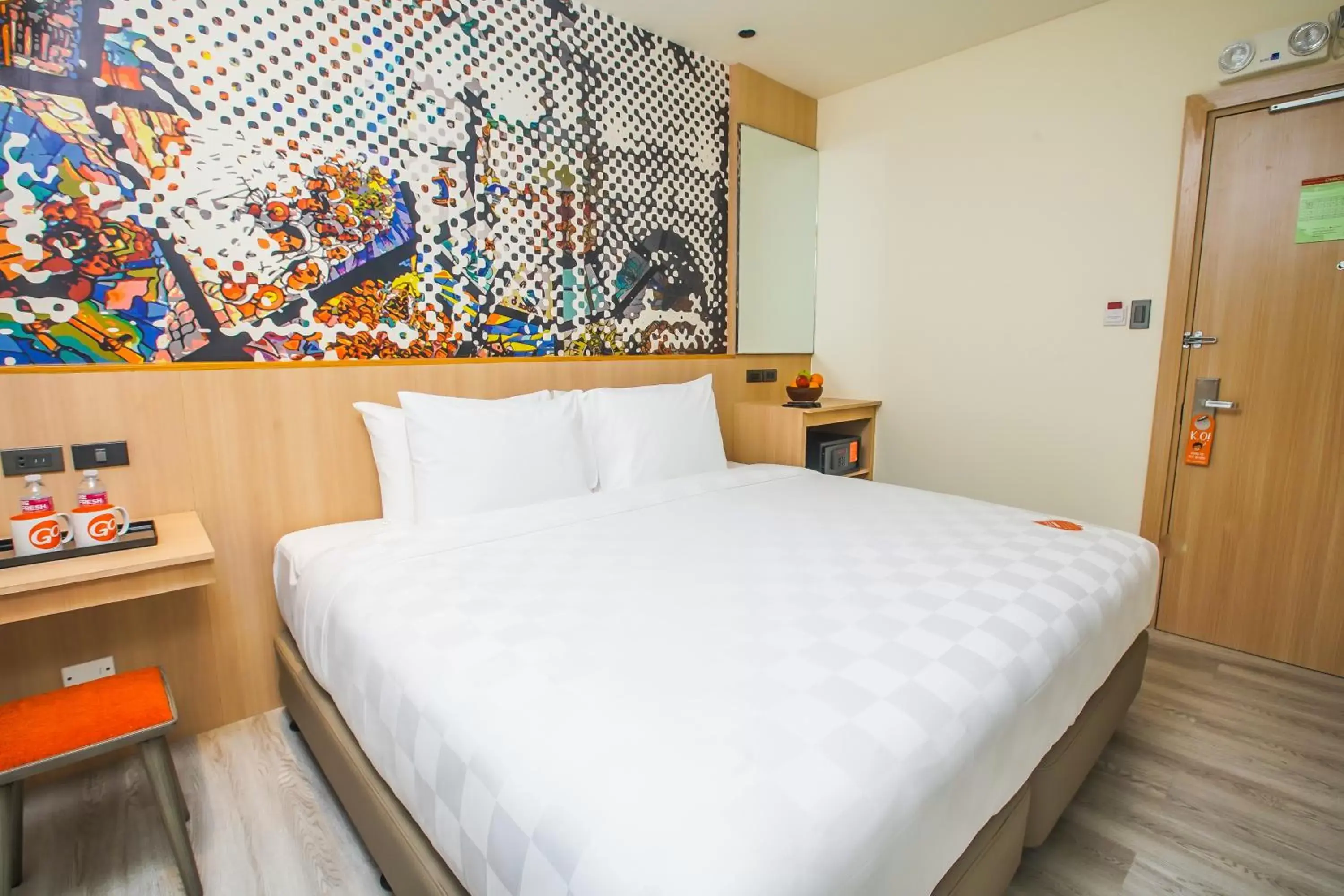 Bedroom, Bed in Go Hotels Plus Naga