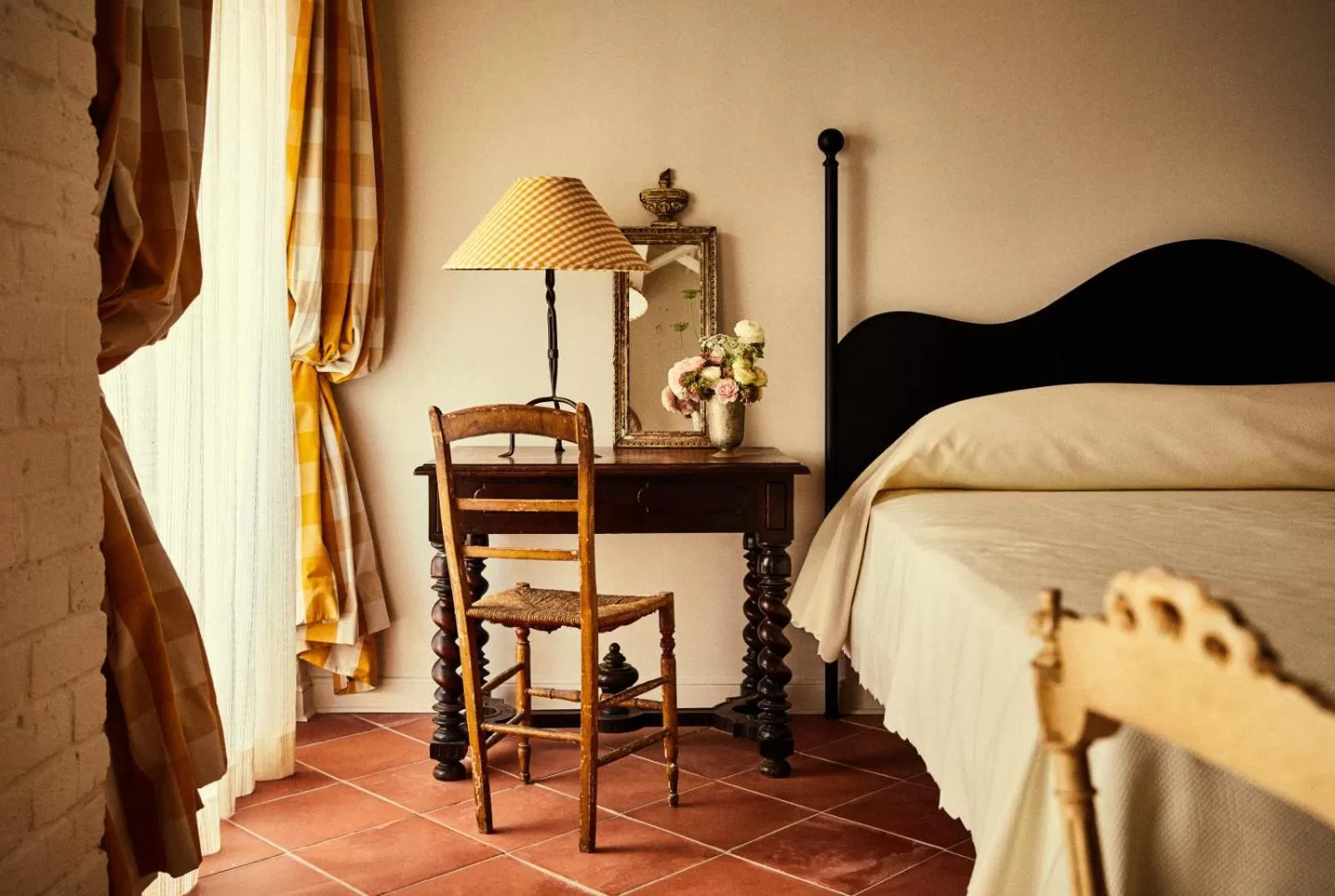 Seating area, Bed in Hotel Peter and Paul, an Ash Hotel