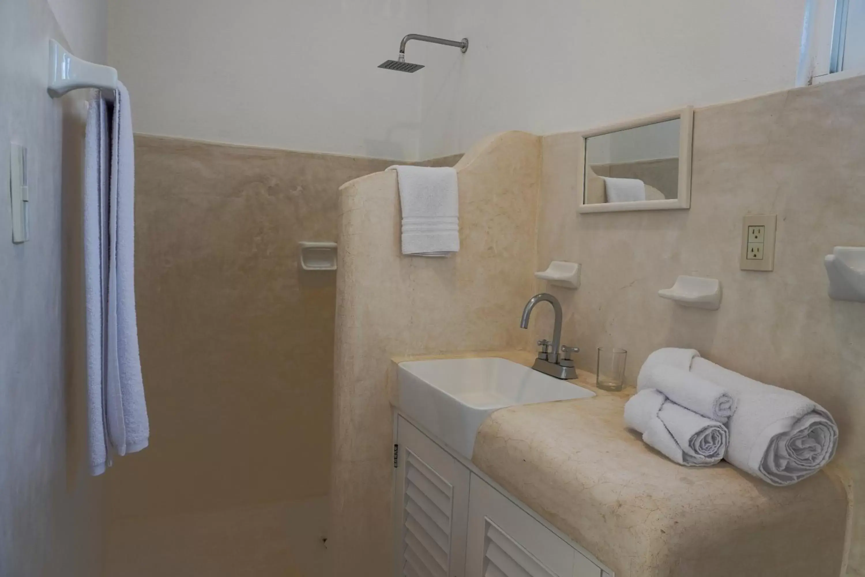 Shower, Bathroom in Luna de Agua