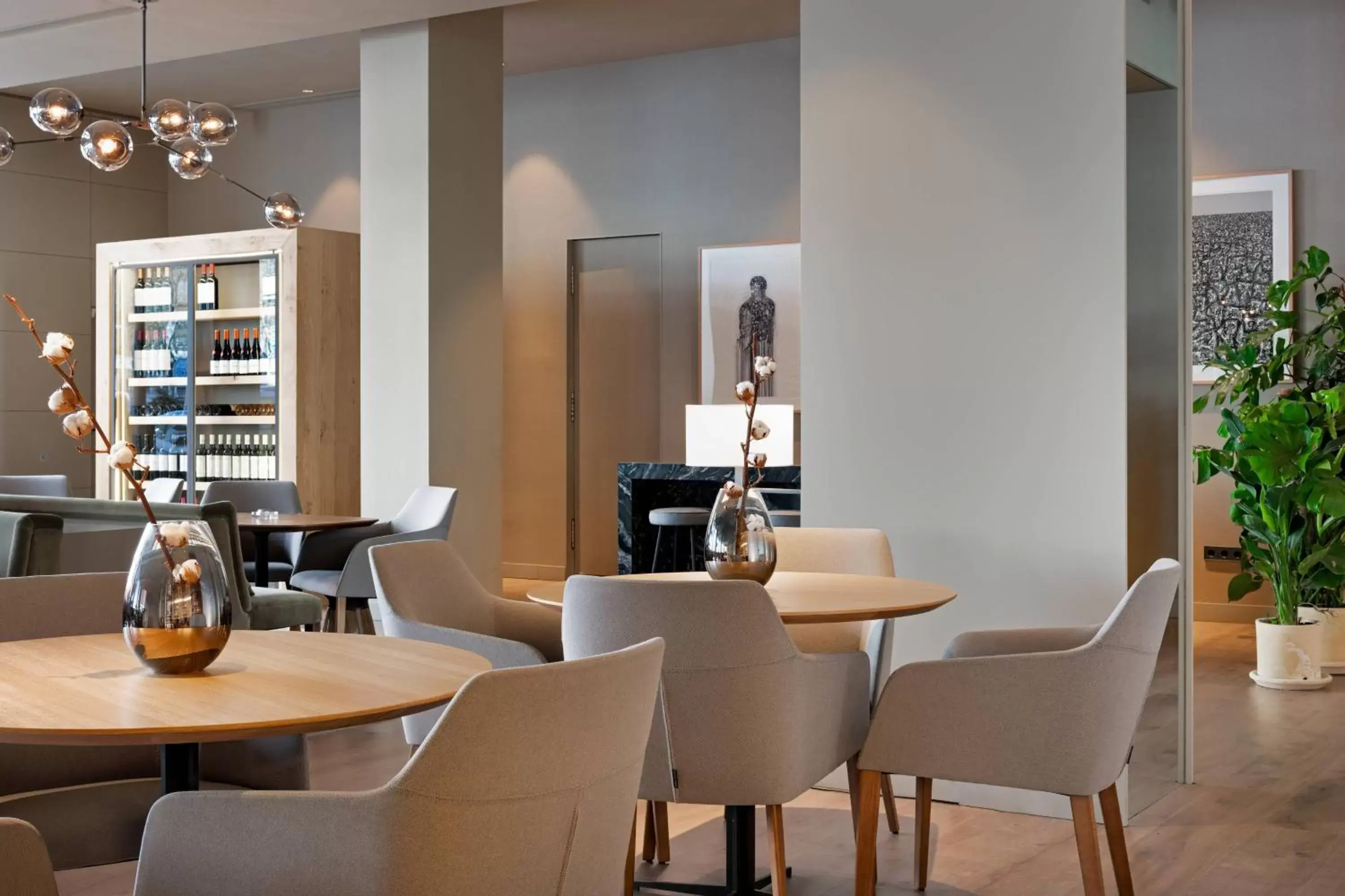 Lounge or bar, Restaurant/Places to Eat in AC Hotel Aitana by Marriott
