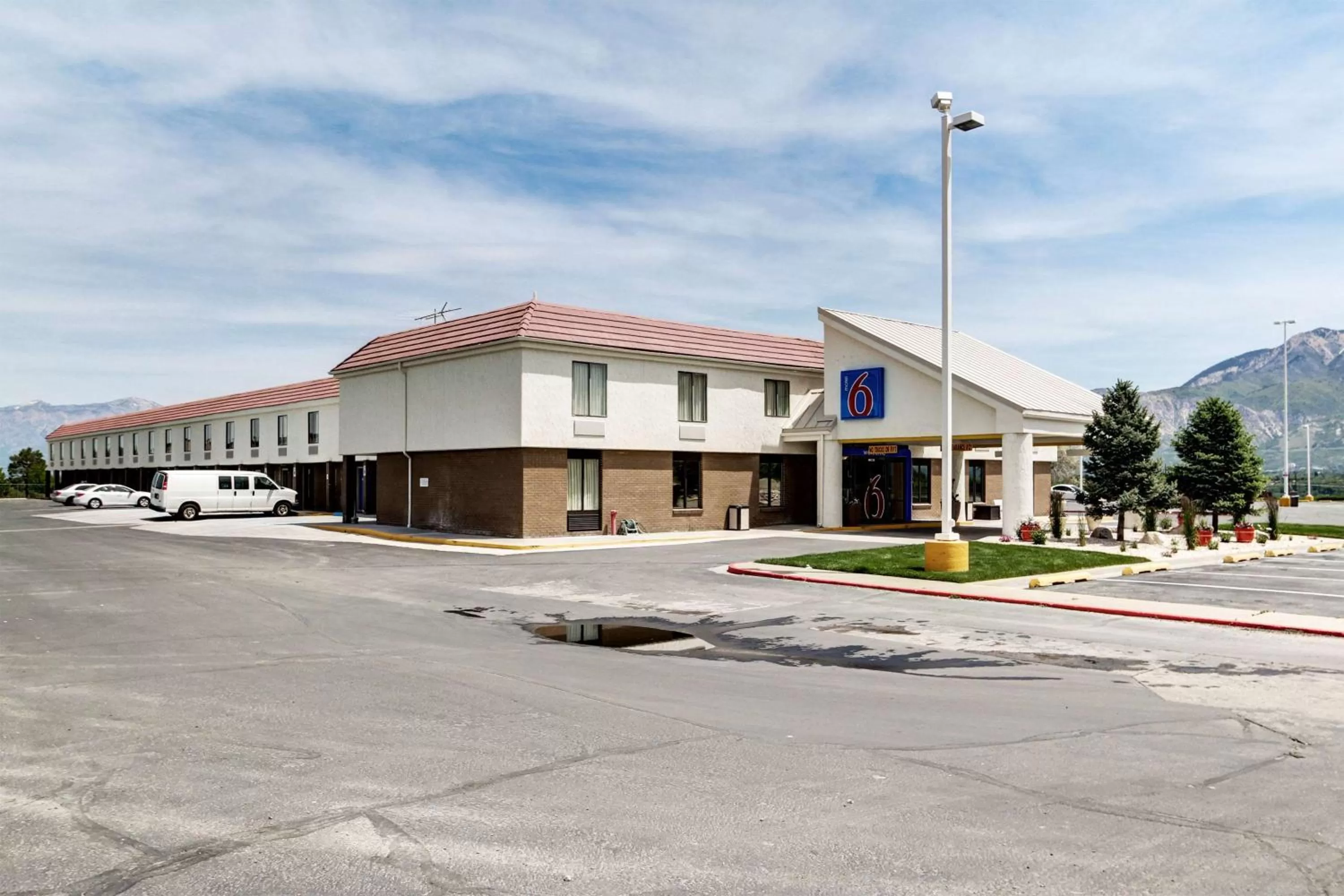 Property building in Motel 6-Ogden, UT - Riverdale