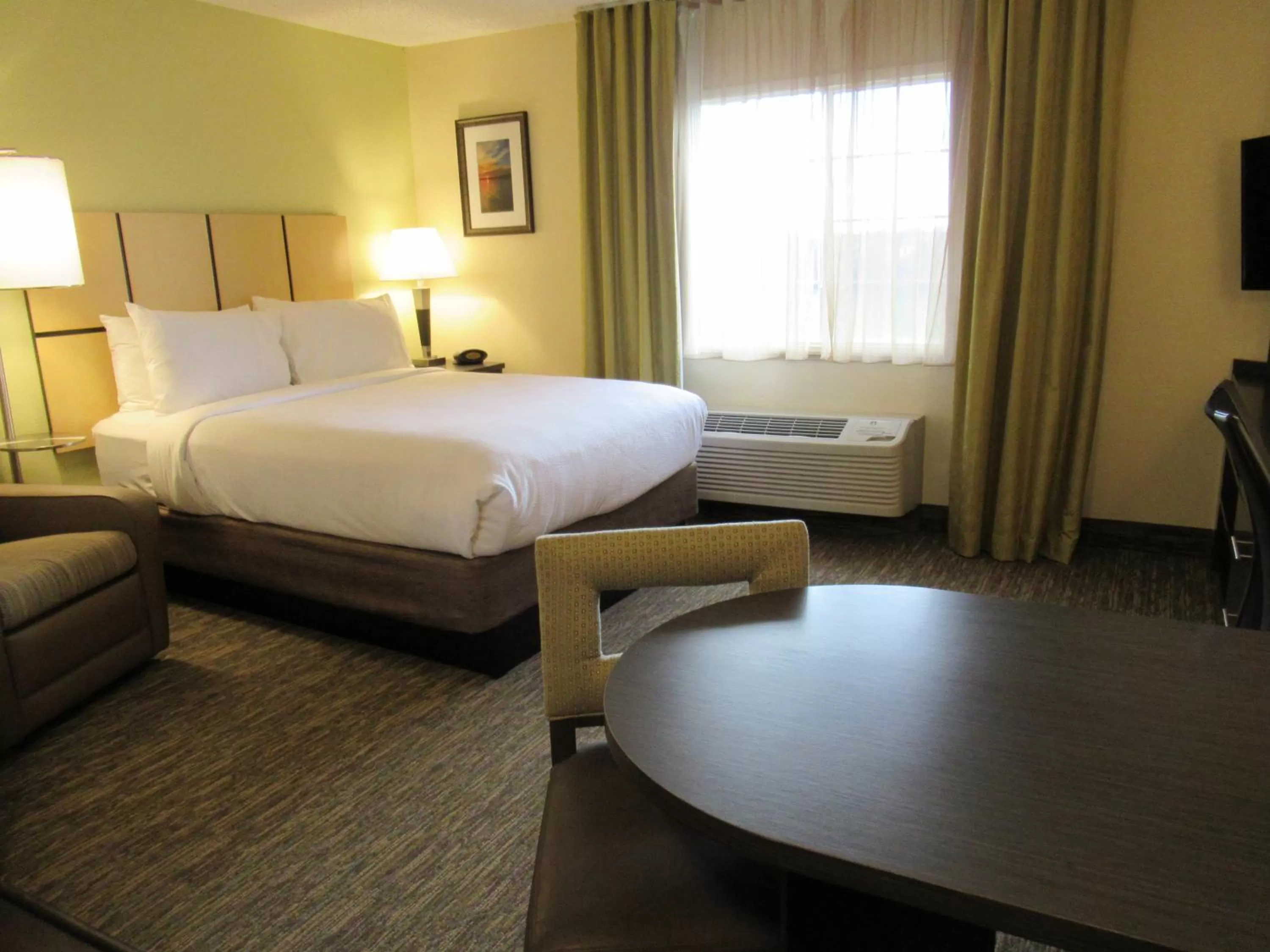 Photo of the whole room, Bed in Candlewood Suites Lake Mary by IHG