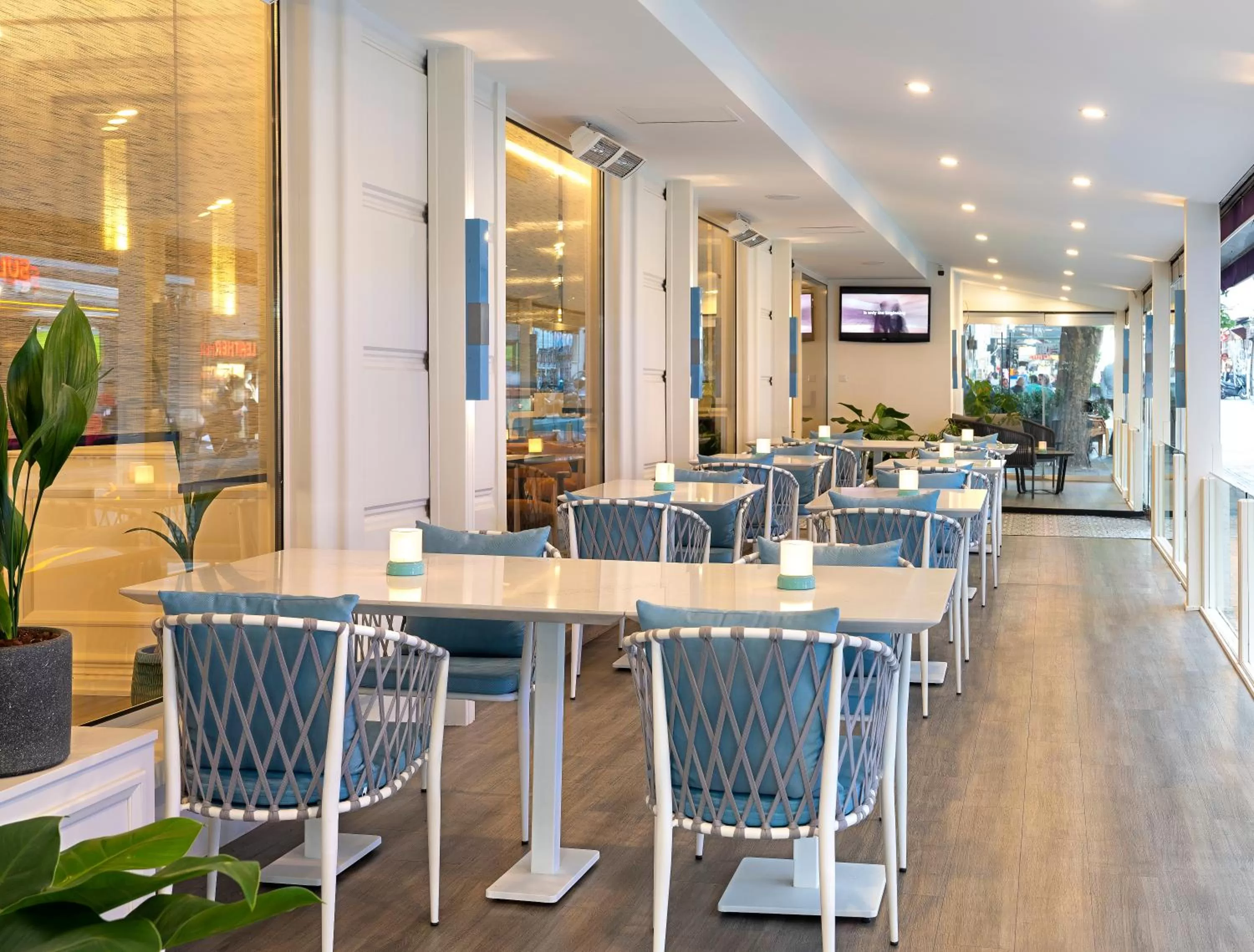 Restaurant/Places to Eat in Occidental Taksim