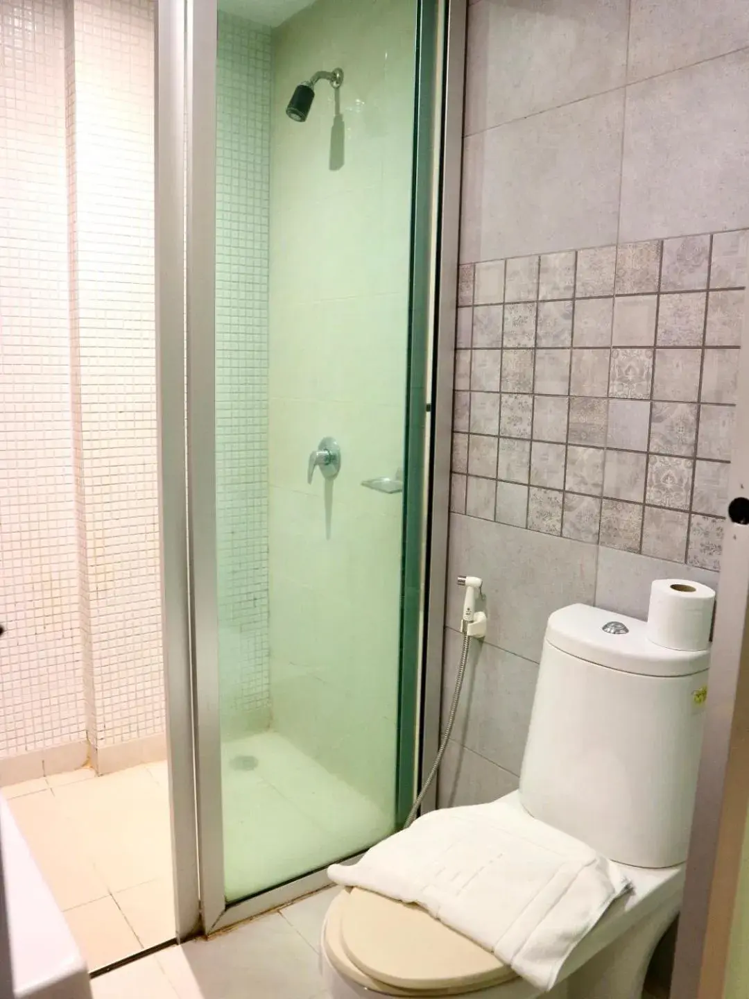 Bathroom in Swana Bangkok Hotel
