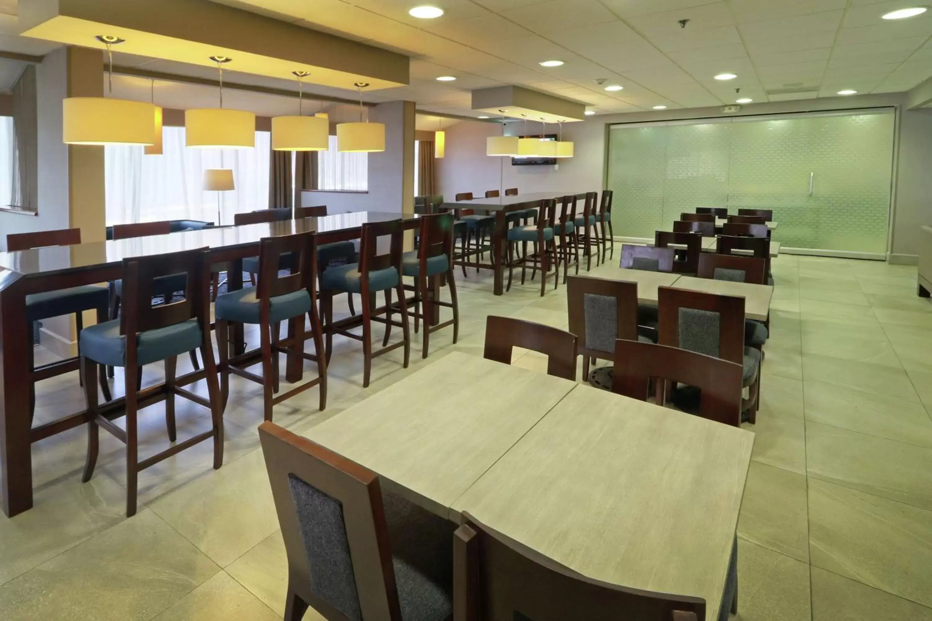 Dining area, Restaurant/Places to Eat in Hampton Inn Monterrey-Airport