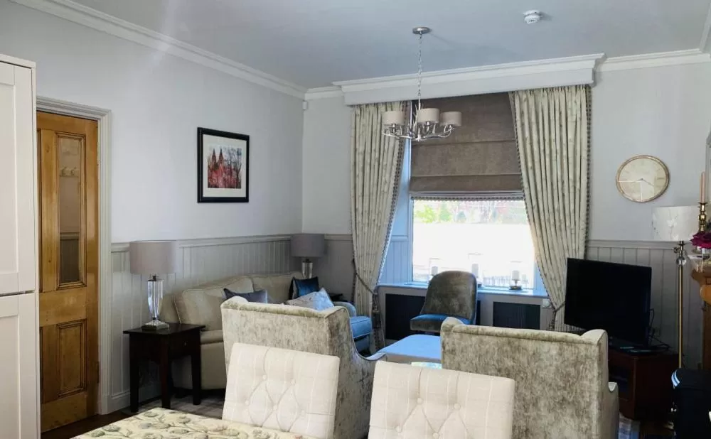 Living room in Crossbasket Castle, Hotel & Restaurant