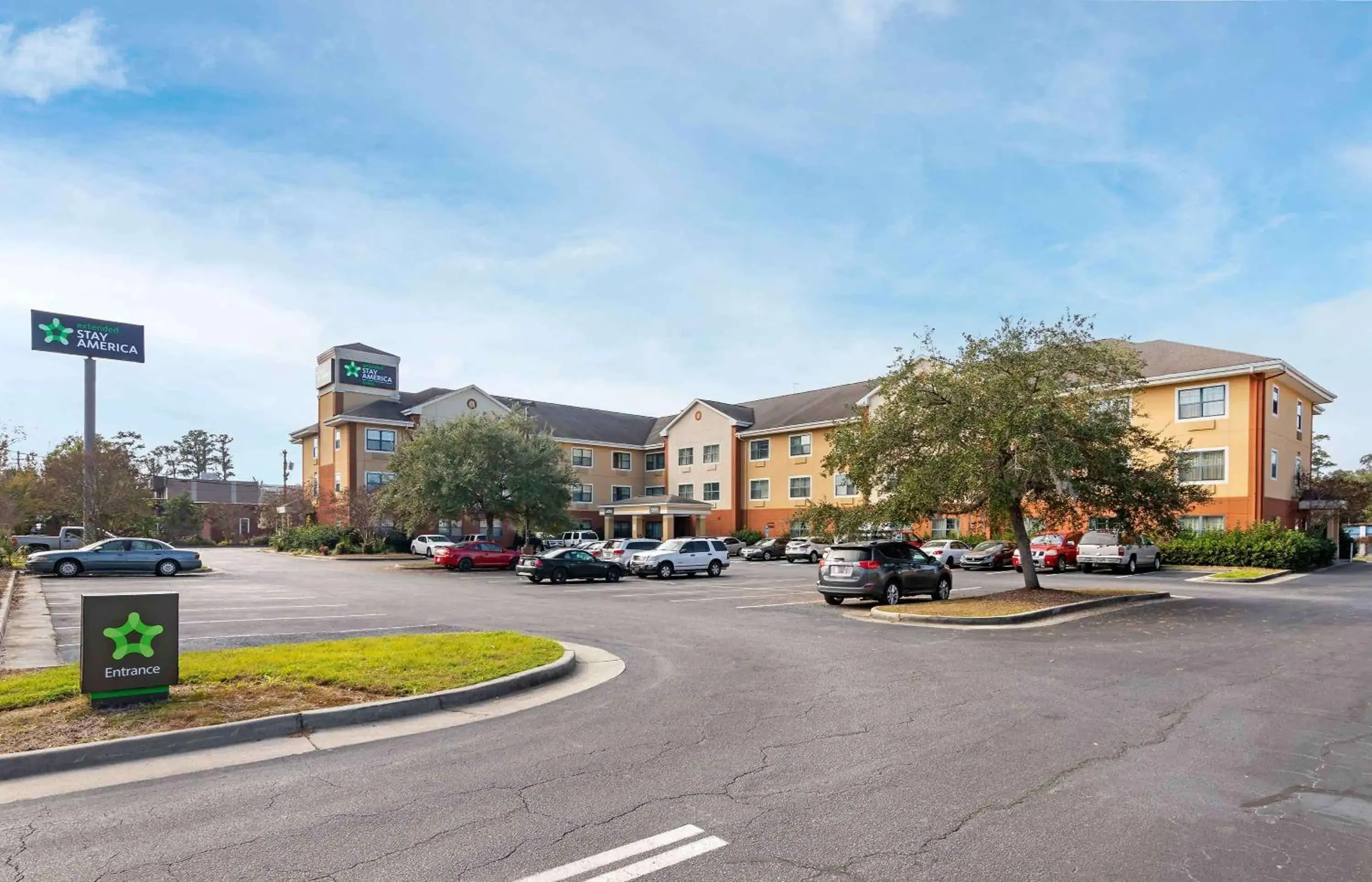 Property building in Extended Stay America Suites - Savannah - Midtown