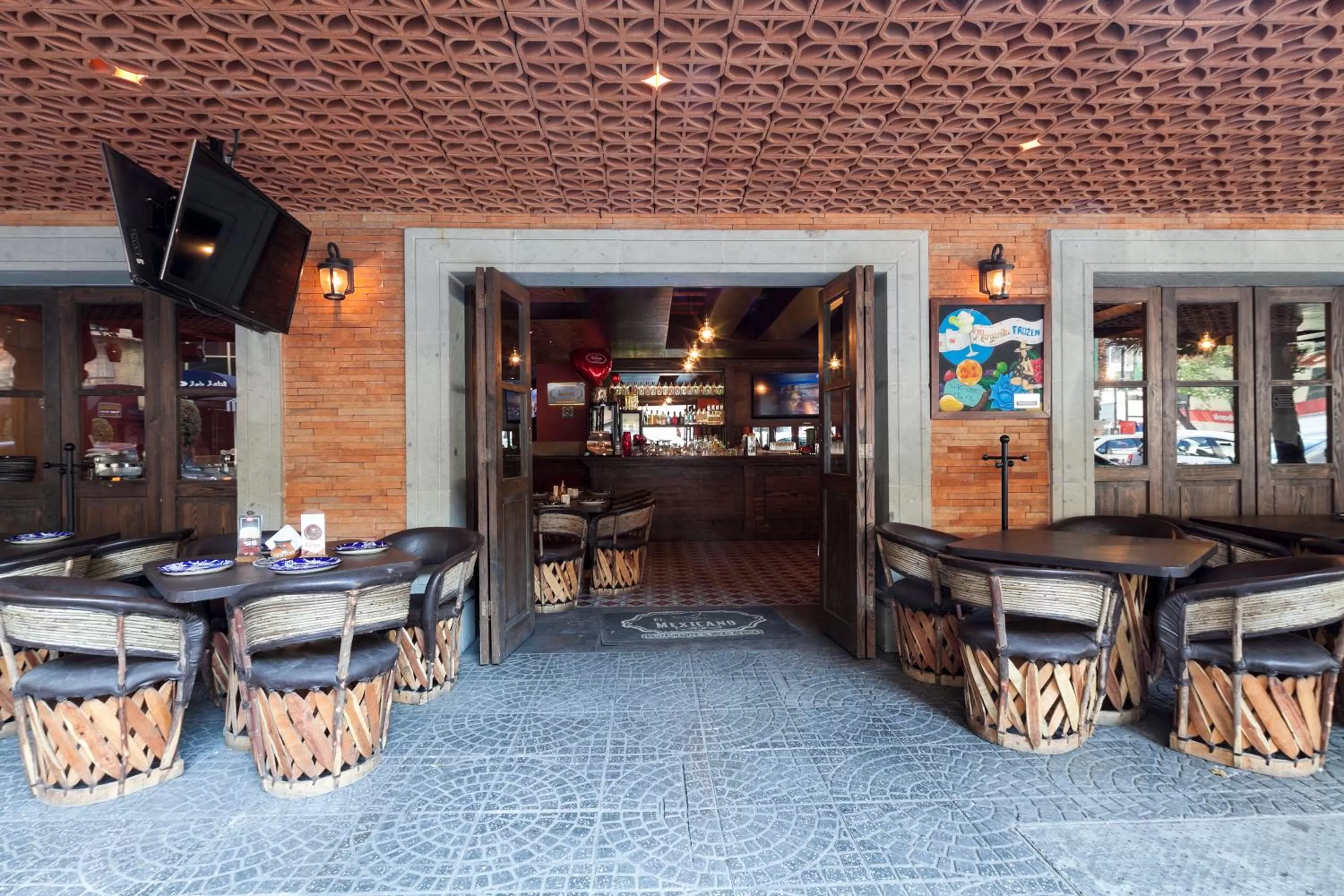 Restaurant/places to eat in Exe Suites San Marino