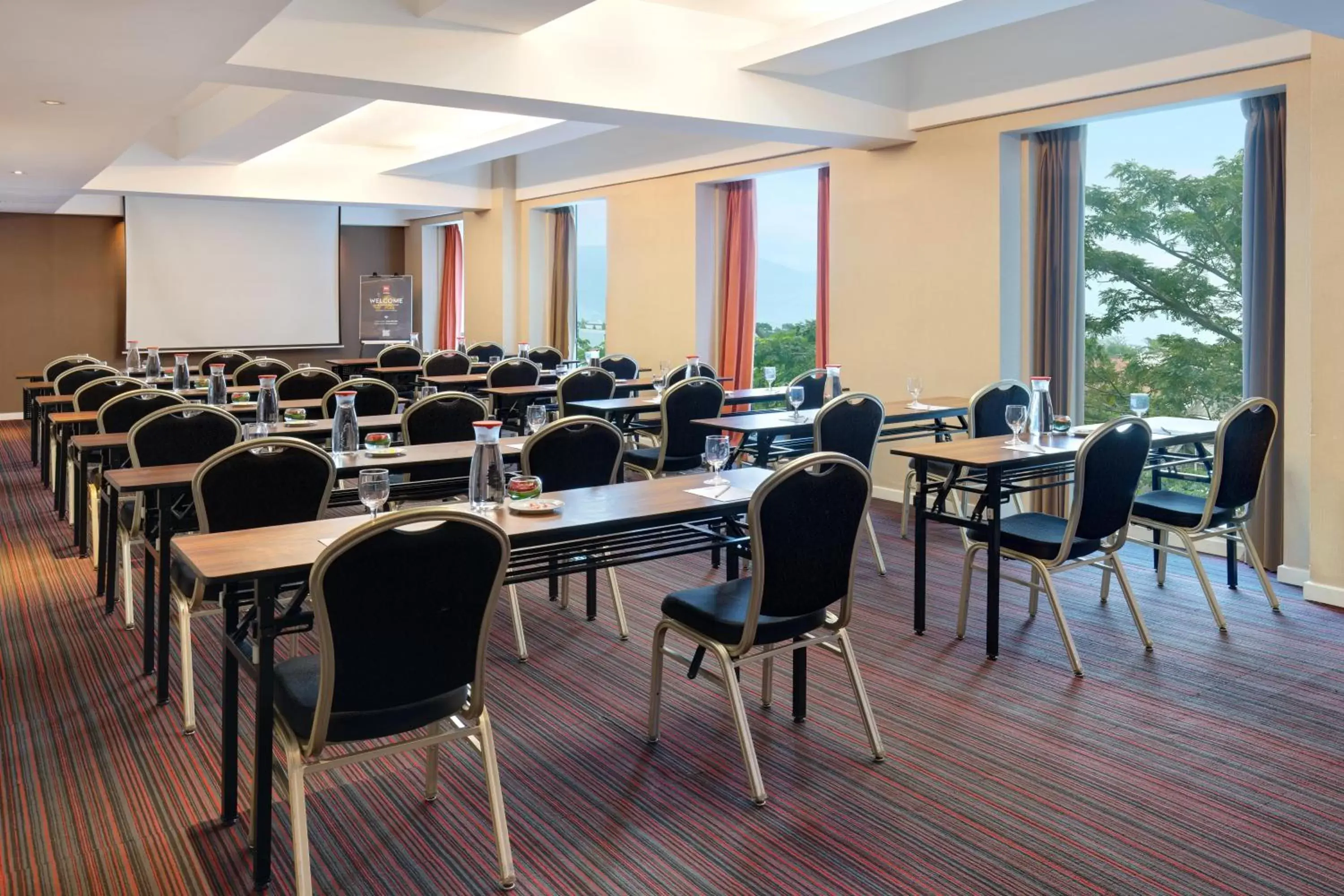 Business facilities in Ibis Bandung Trans Studio