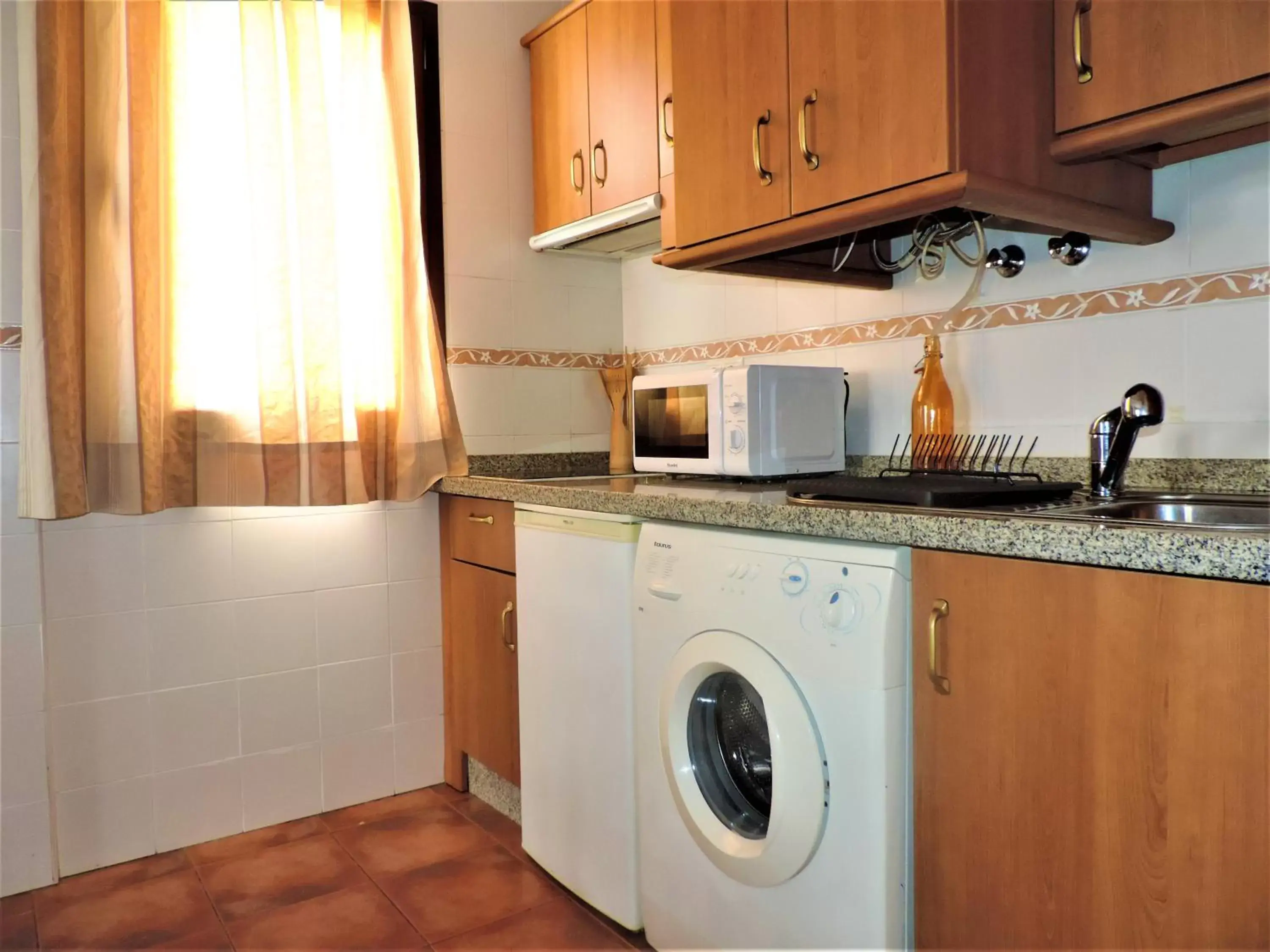 Kitchen or kitchenette, Kitchen/Kitchenette in APARTAMENTOS CASERIA DE COMARES