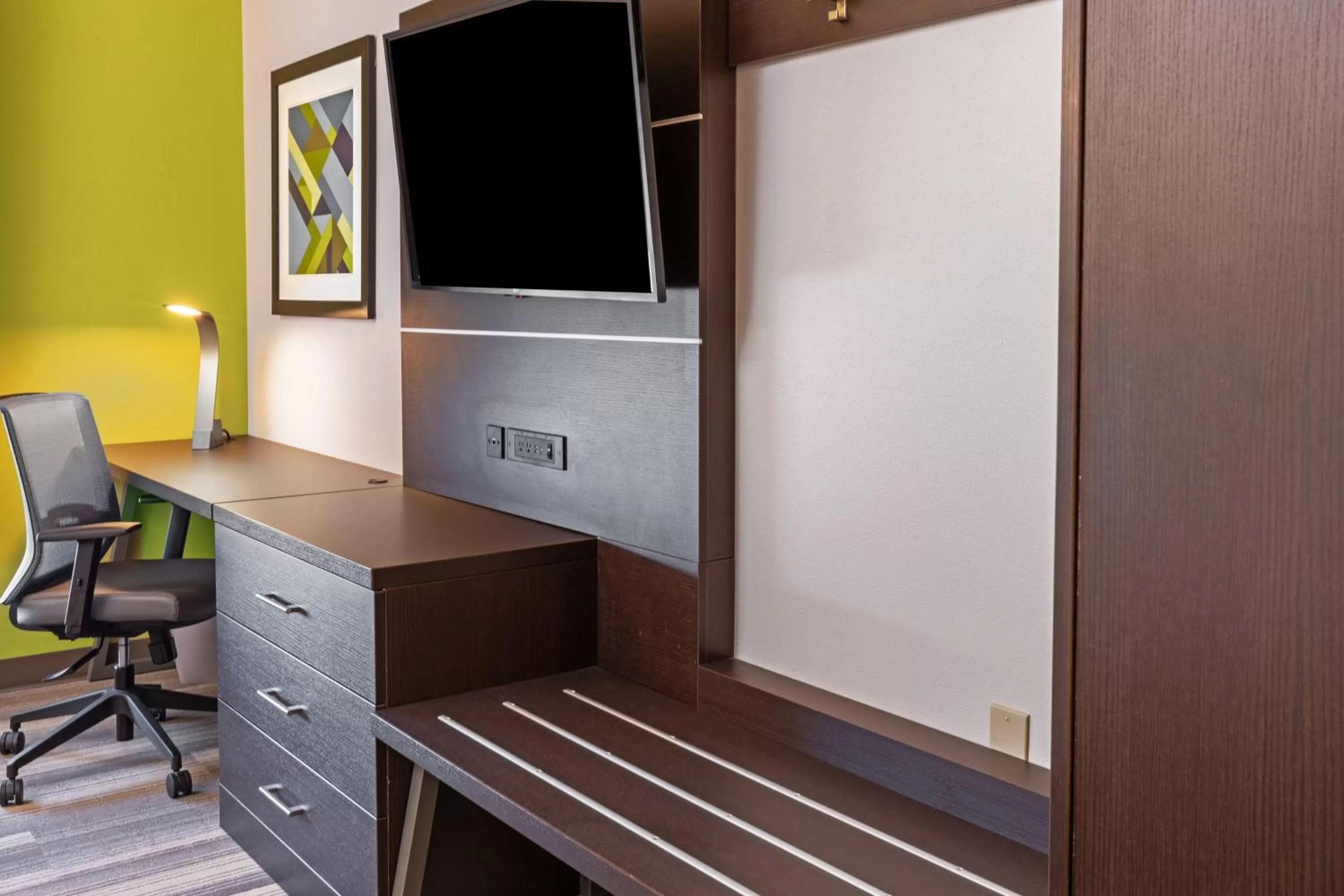 Photo of the whole room in Holiday Inn Express Hotel & Suites Picayune by IHG