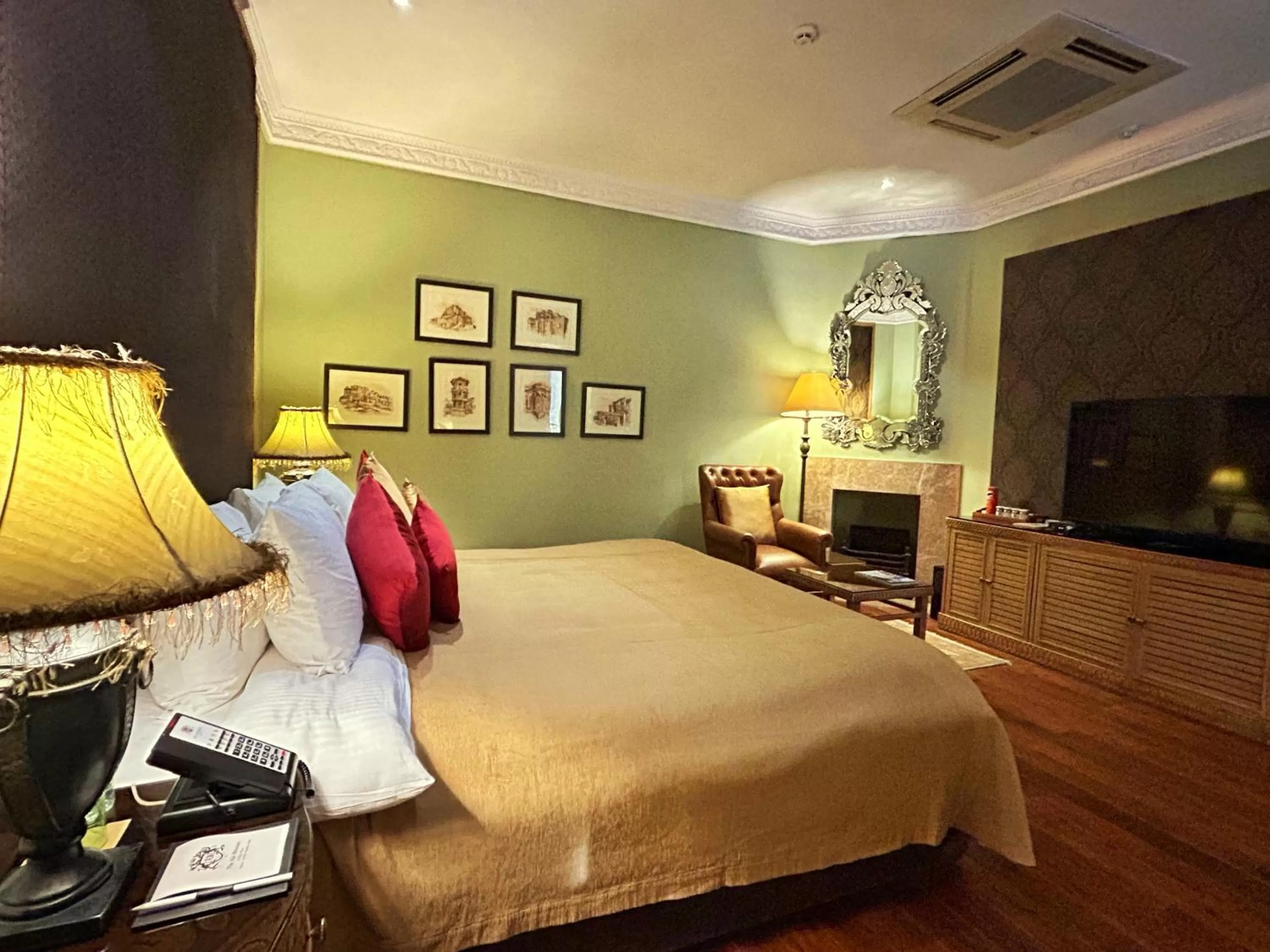 Bed in Ajit Bhawan - A Palace Resort