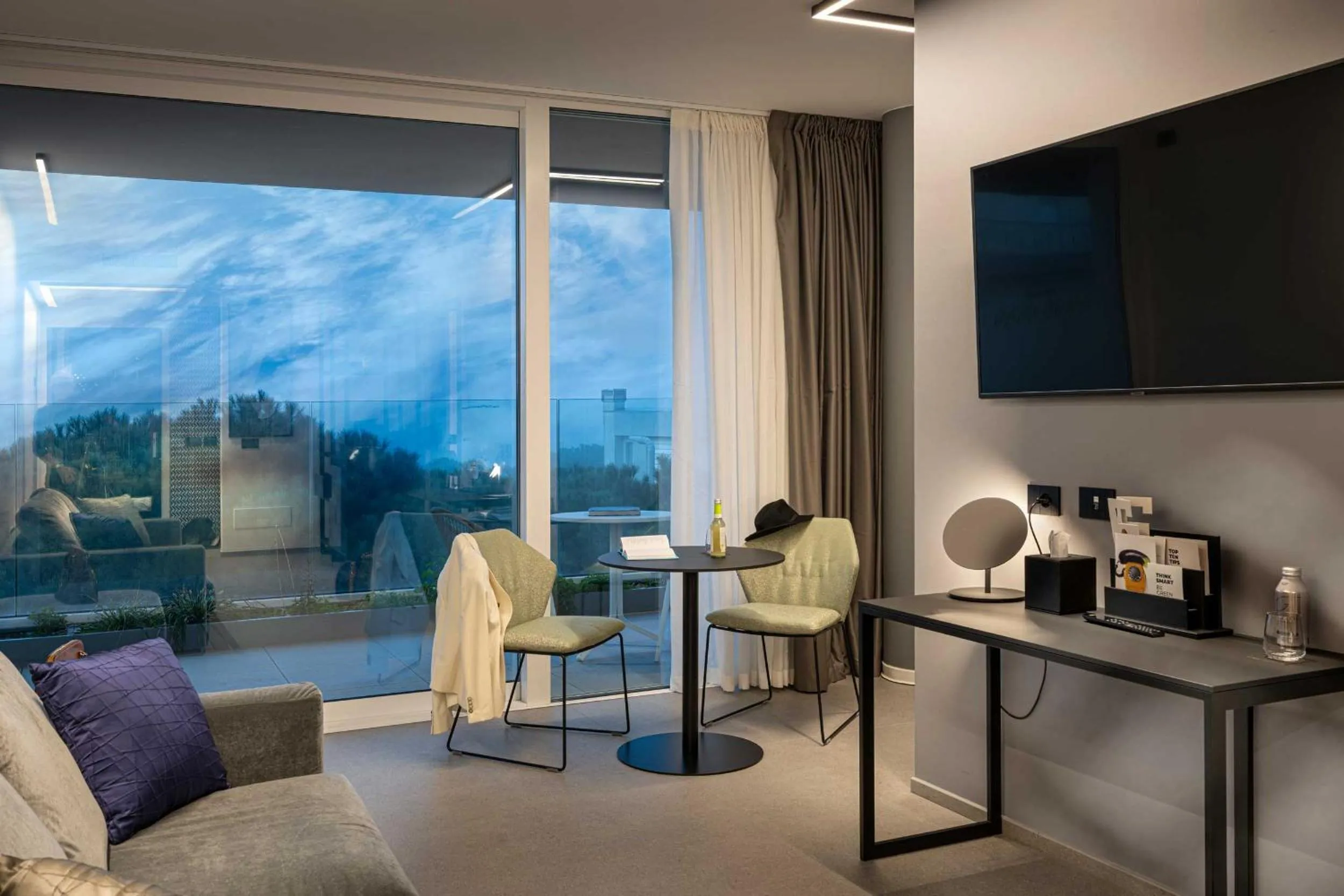 Living room in J44 Lifestyle Hotel