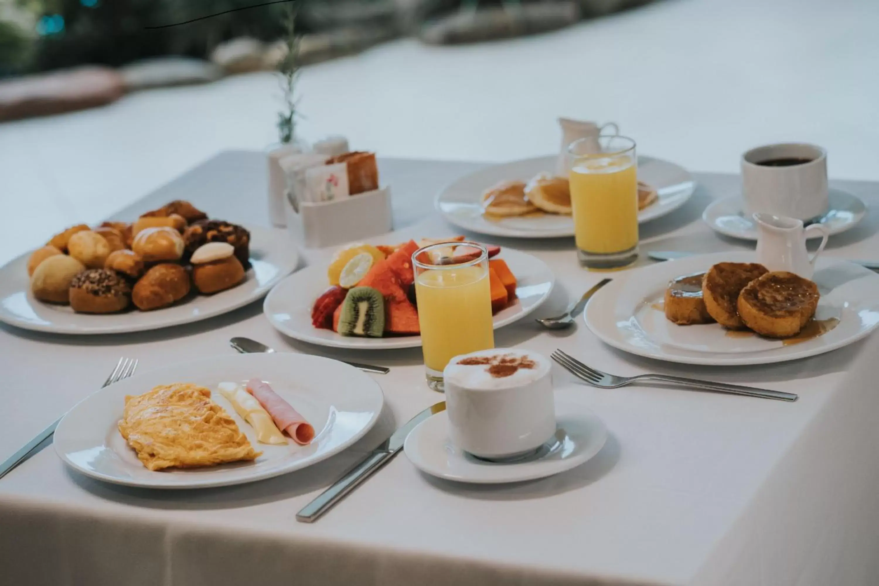 Breakfast in Los Tajibos, Santa Cruz de la Sierra, a Tribute Portfolio Hotel