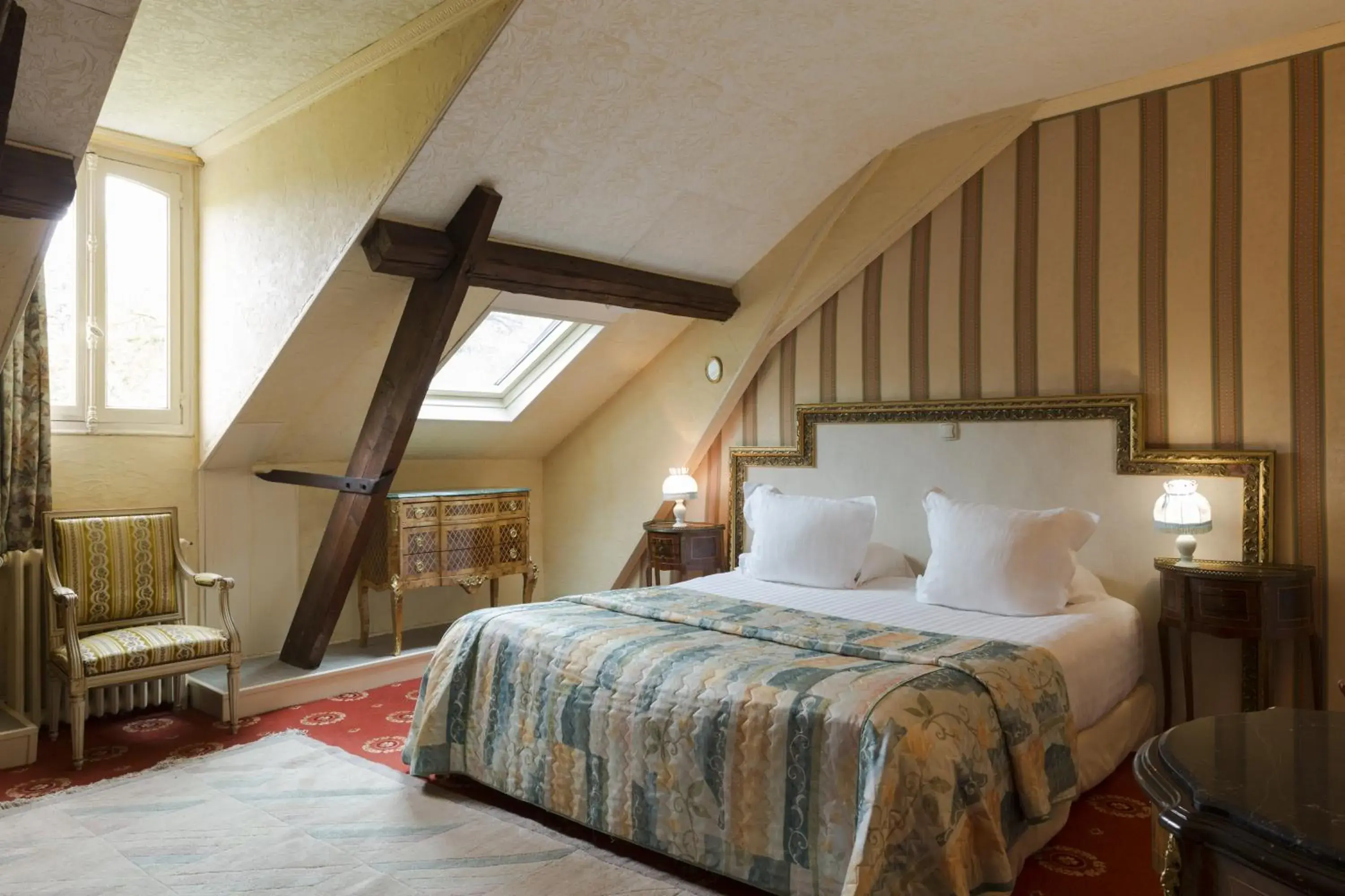 Photo of the whole room, Bed in Belle Isle Sur Risle - Chateau Hotel & Spa Photo of the whole room, Bed in Belle Isle Sur Risle - Chateau Hotel & Spa