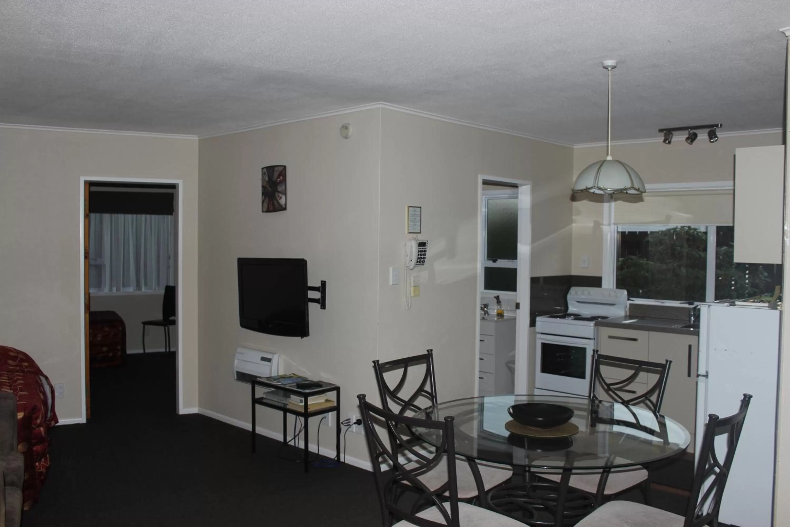 Kitchen or kitchenette in ASURE Green Gables Motel