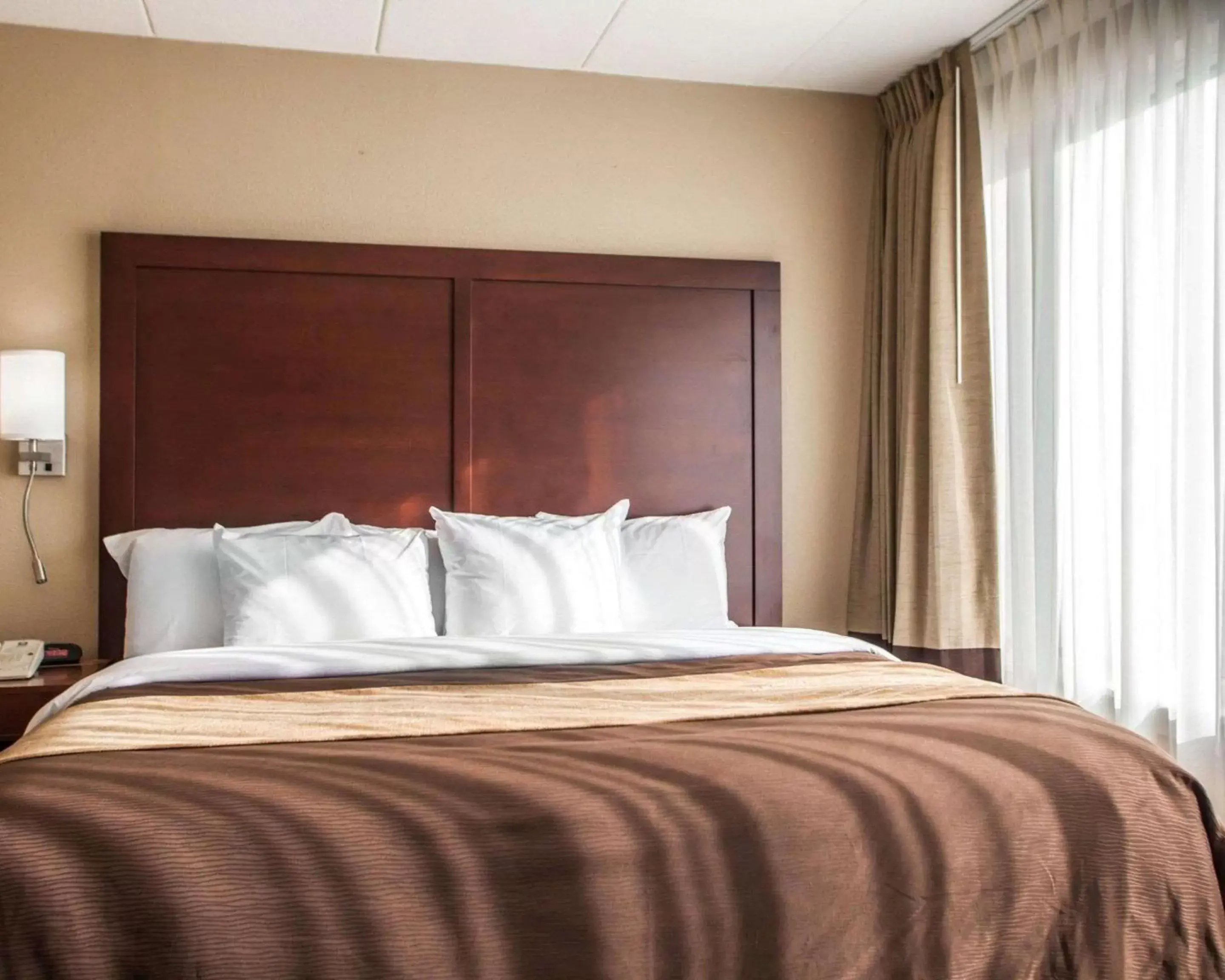 Bedroom, Bed in Quality Inn & Suites Orland Park - Chicago