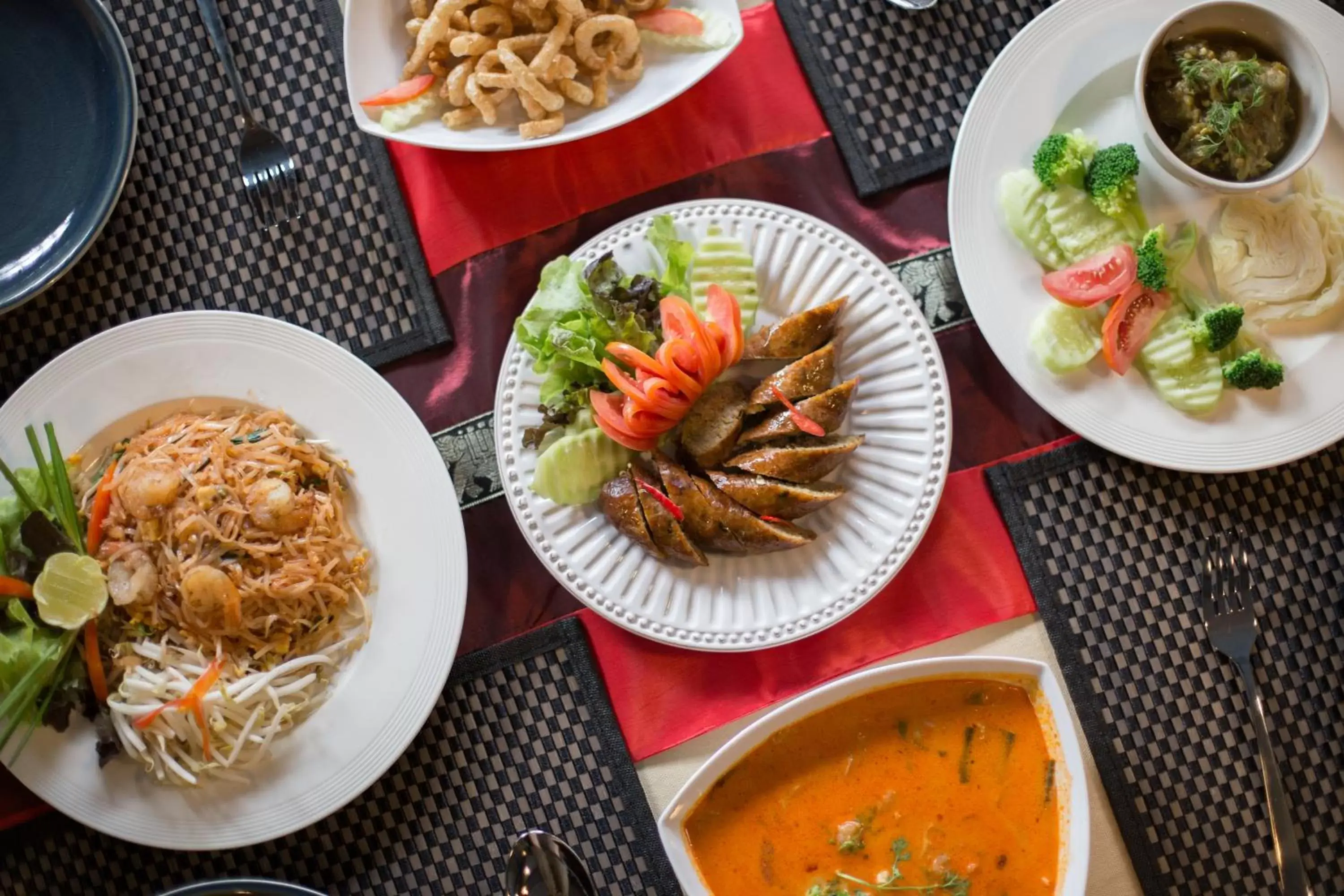 Food in Night Bazaar Inn Food in Night Bazaar Inn