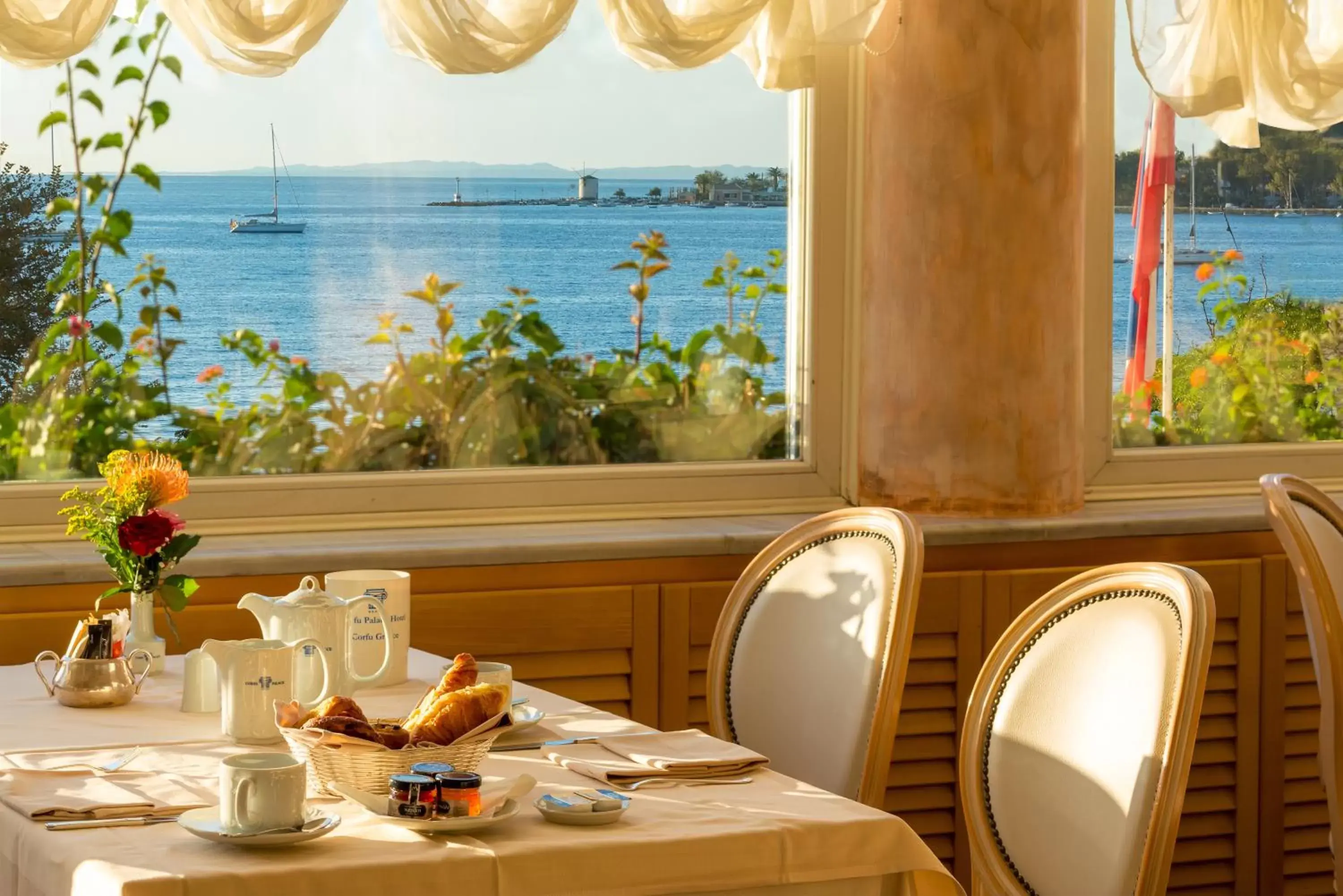 Restaurant/Places to Eat in Corfu Palace Hotel