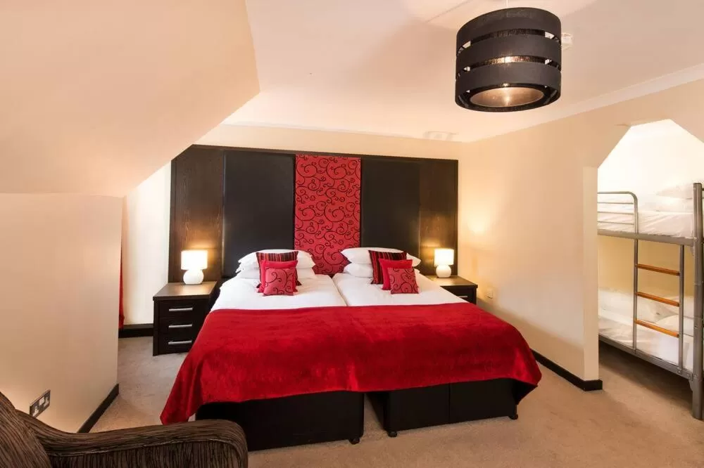 Family Room With Sofa Bed in The Popinjay Hotel