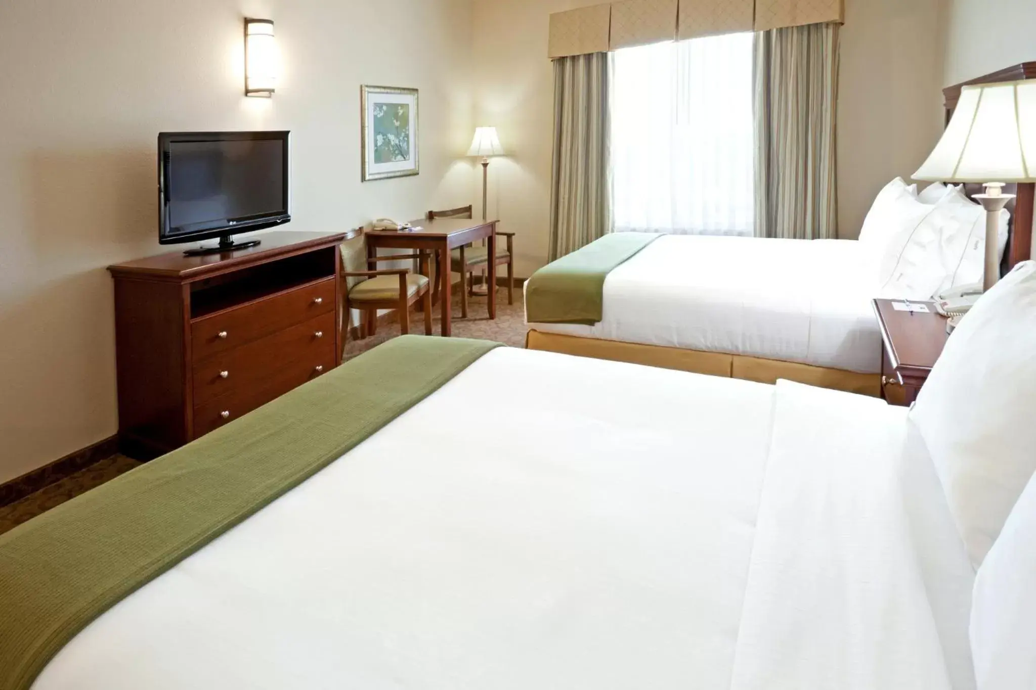 Photo of the whole room, Bed in Holiday Inn Express Hotel & Suites Cedar Hill, an IHG Hotel