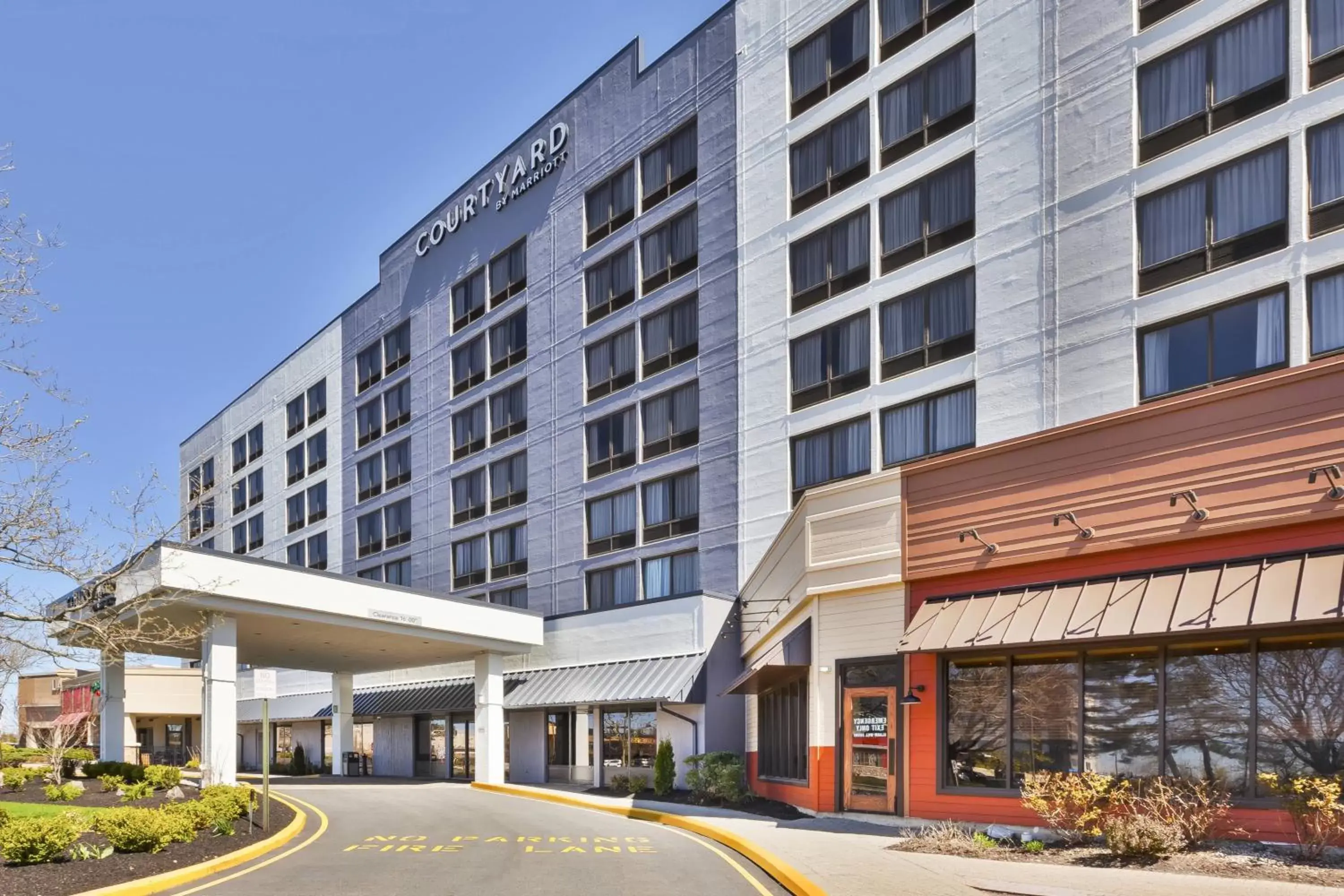 Property Building in Courtyard by Marriott Secaucus Meadowlands