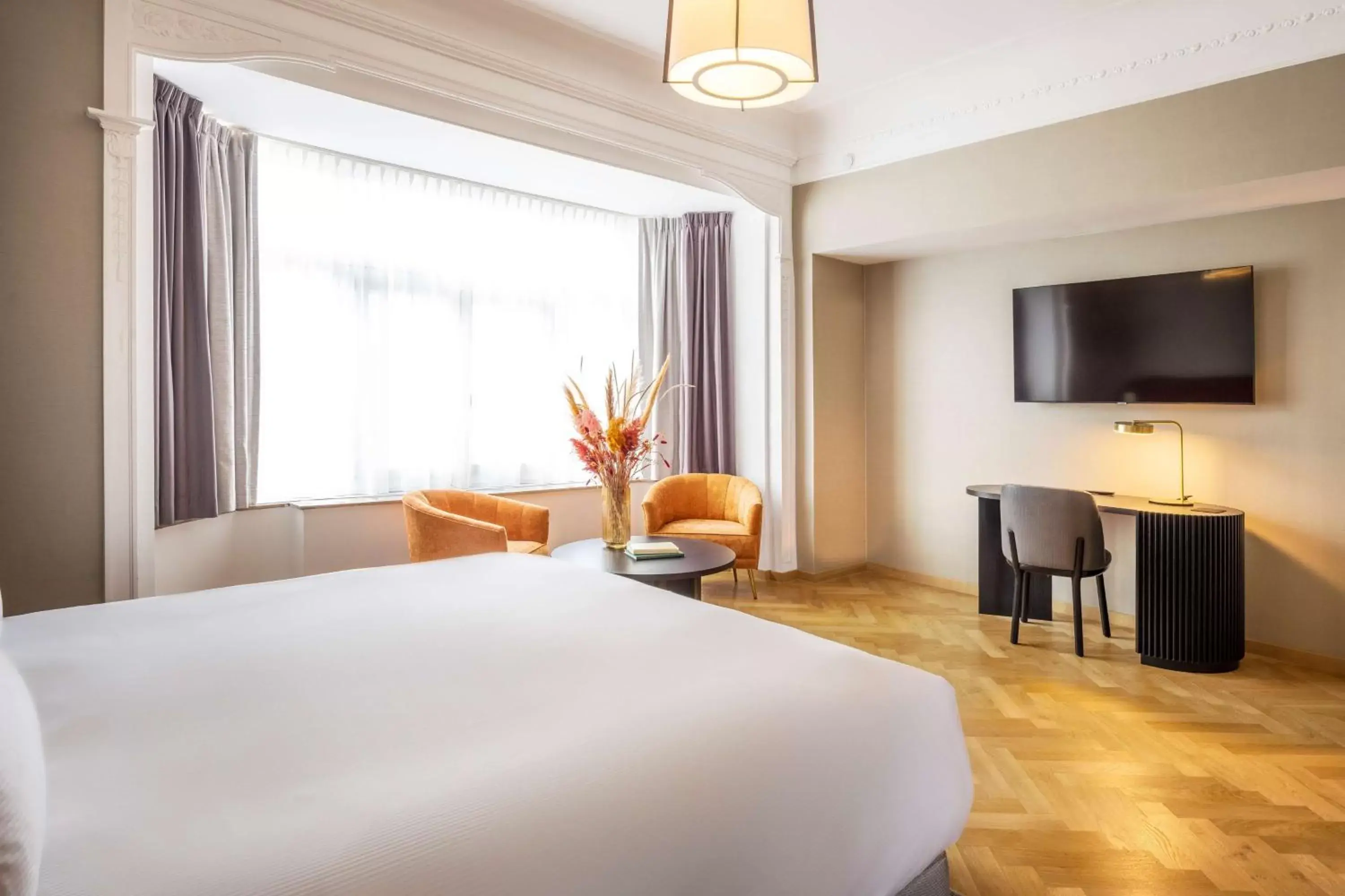 Bedroom, Bed in DoubleTree By Hilton Brussels City