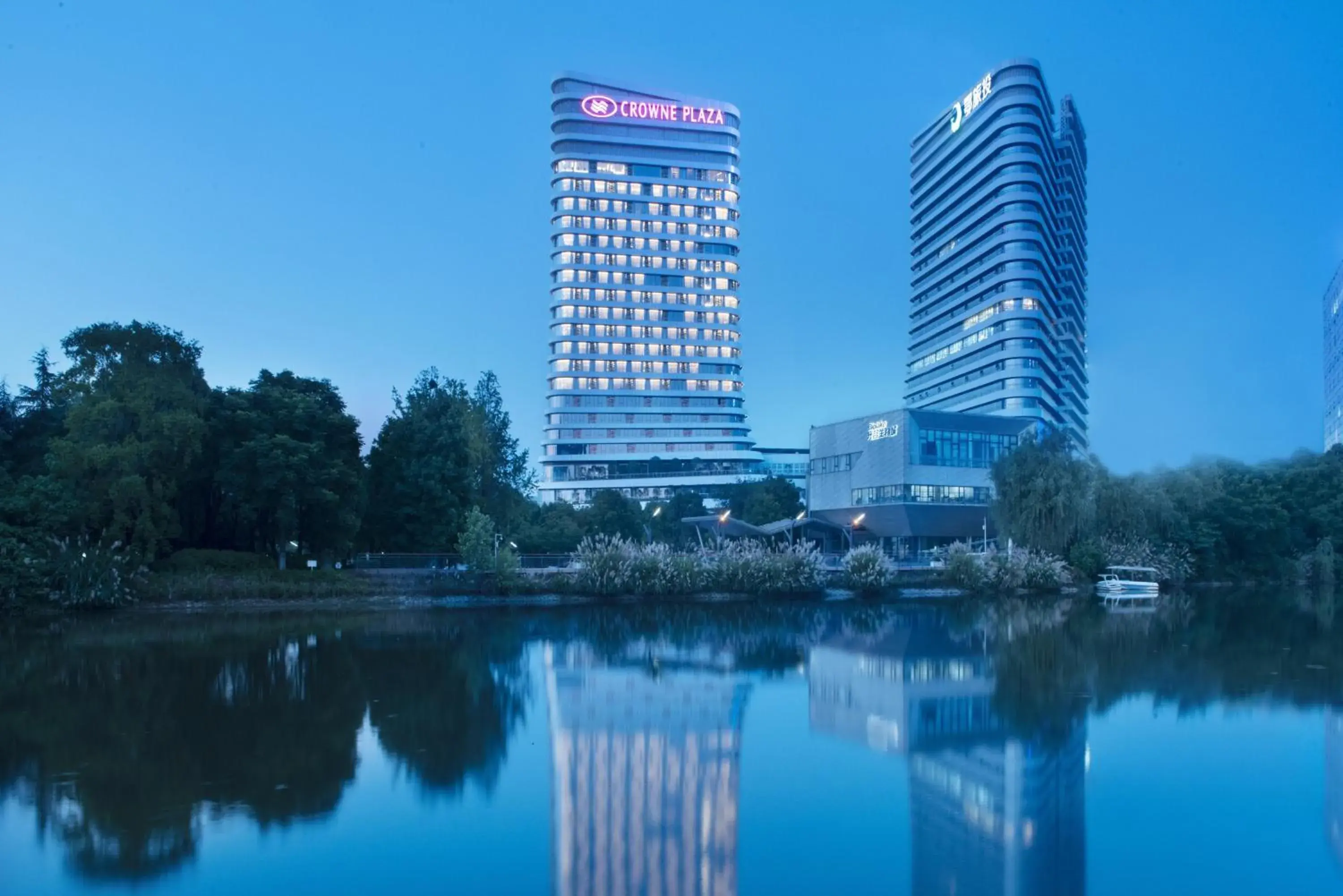 Property building, Swimming Pool in Crowne Plaza Wuhan Optics Valley, an IHG Hotel