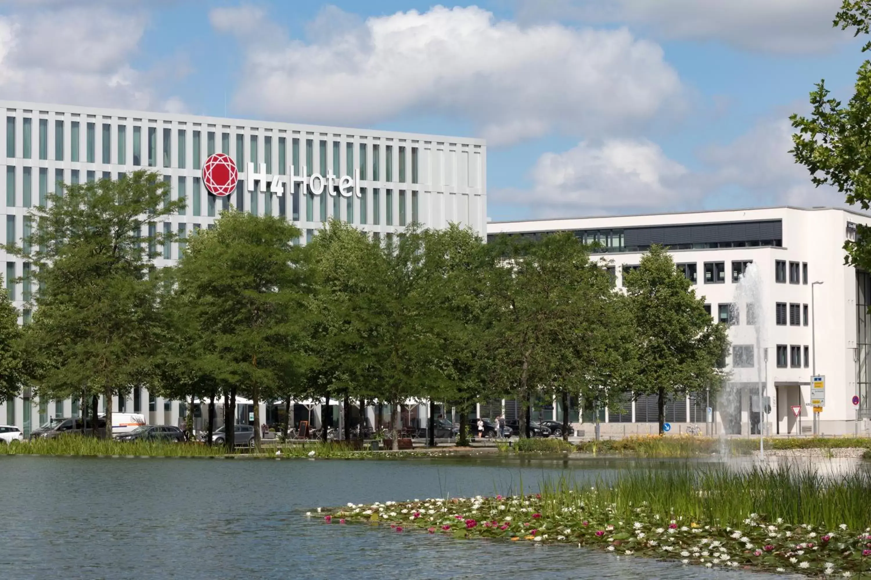 Bird's eye view, Property Building in H4 Hotel München Messe