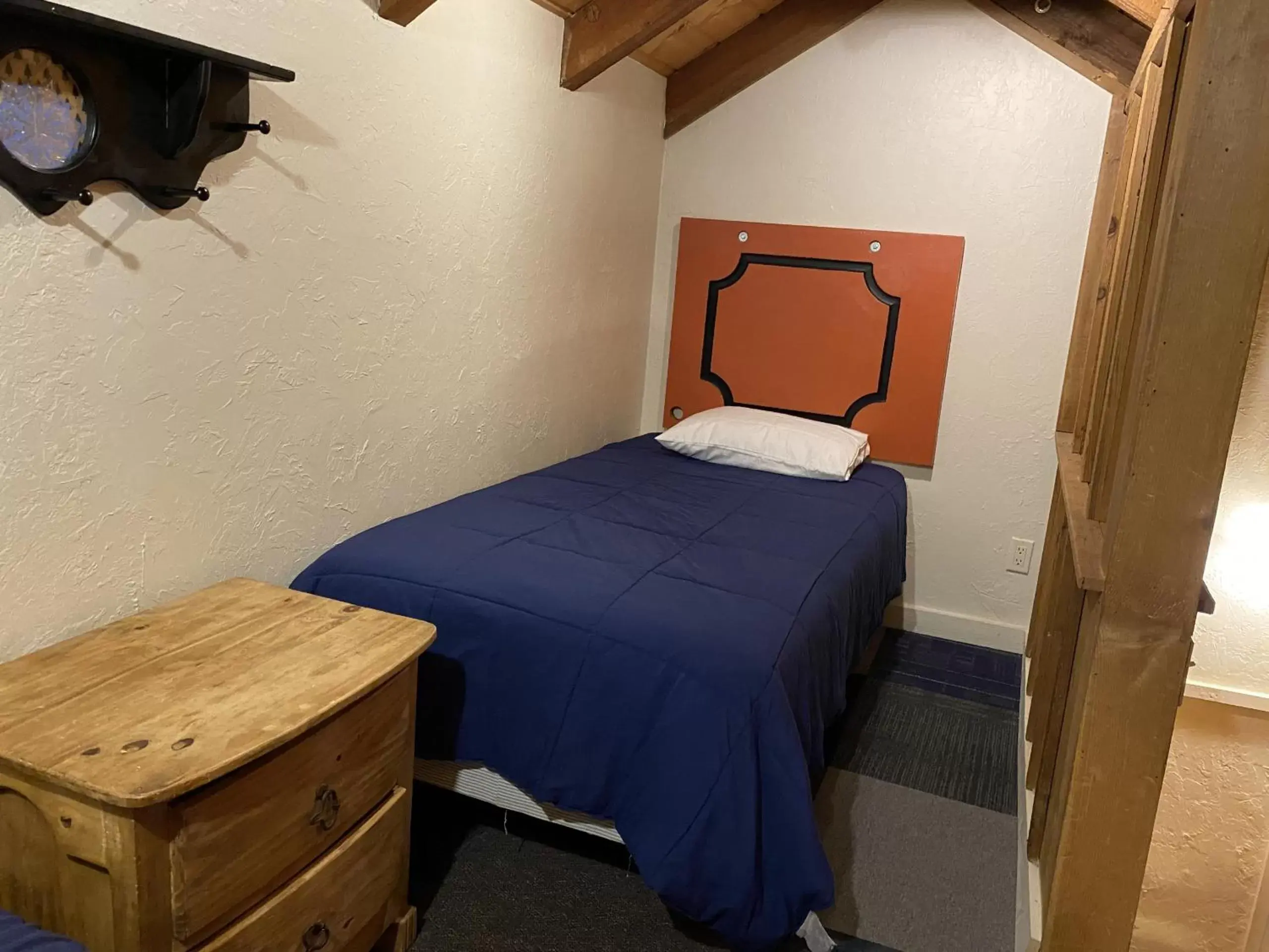 Other, Bed in The Viking Lodge - Downtown Winter Park Colorado